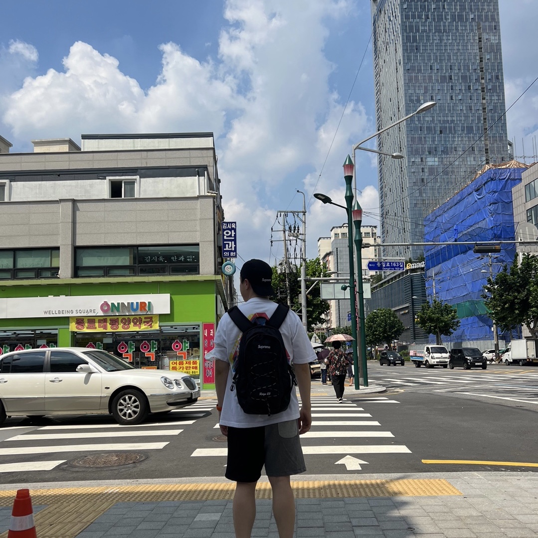 Supreme Backpack Black - 22SS, Supreme Washed Chino Twill Camp Cap Black 착용 스타일