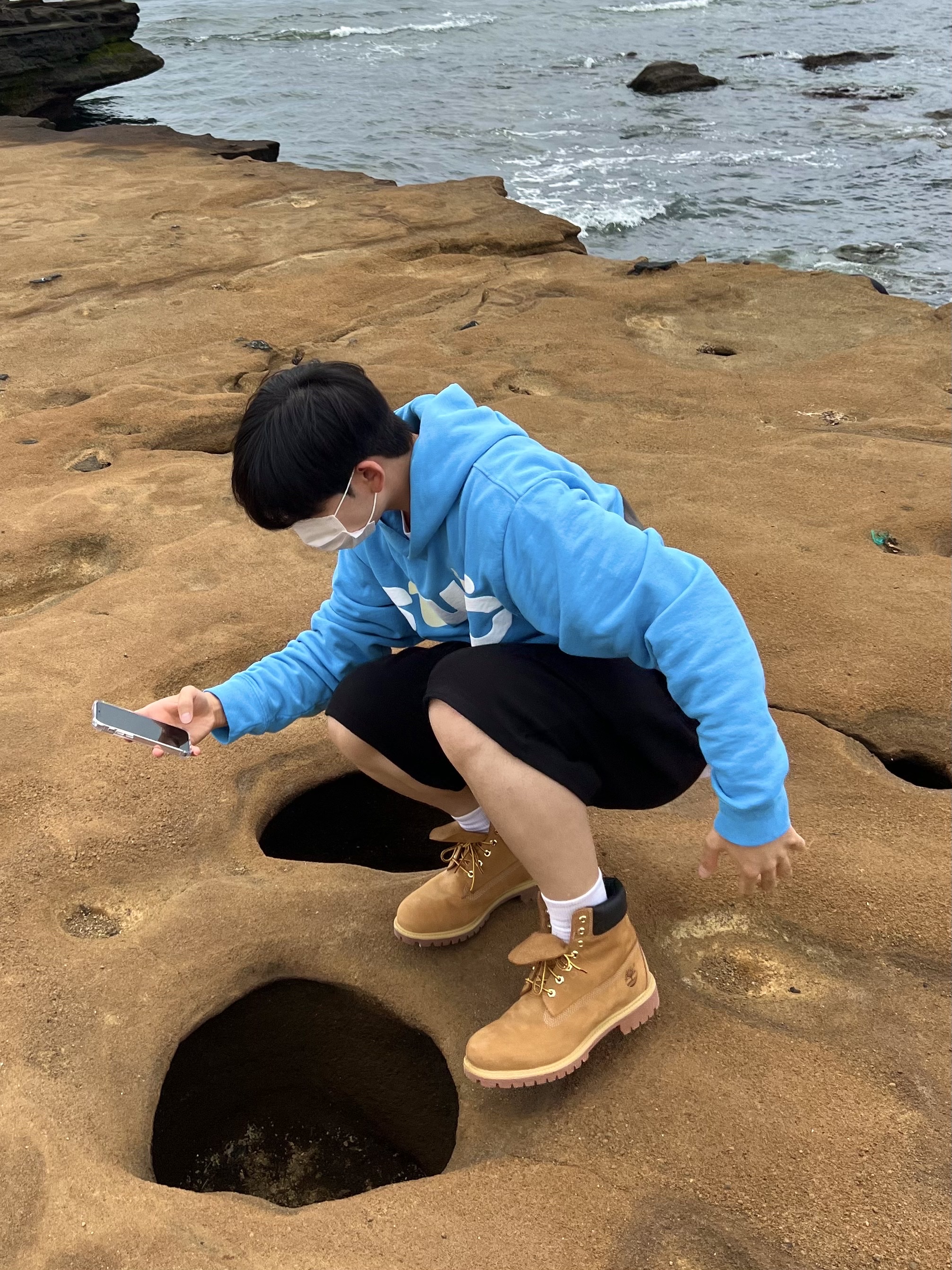 Stussy x Cactus Plant Flea Market 8 Ball Pigment Dyed Hoodie Blue 착용 스타일 - 1