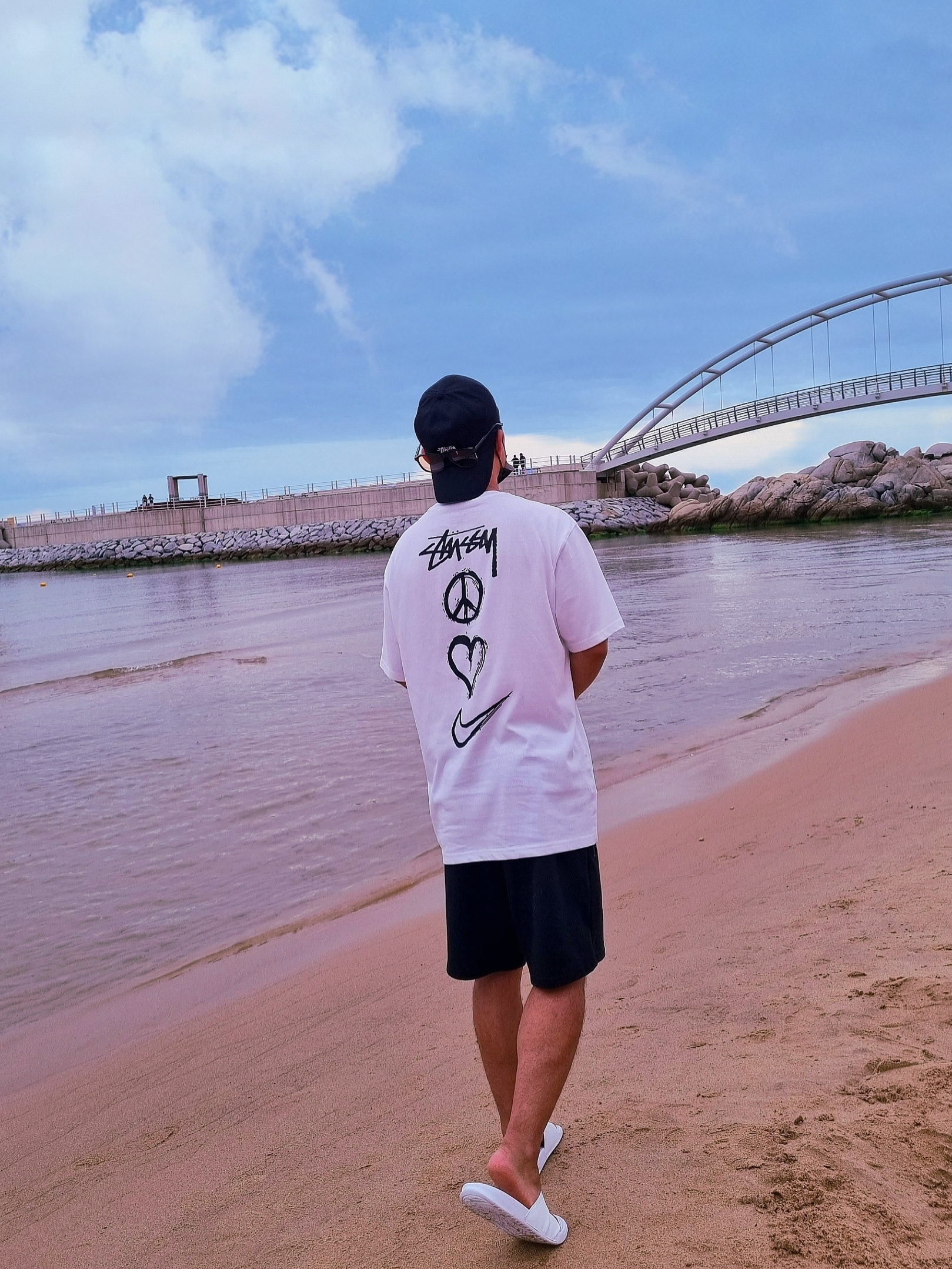 Nike x Stussy NRG RA T-Shirt Summit White (DM4942-121) 착용 스타일