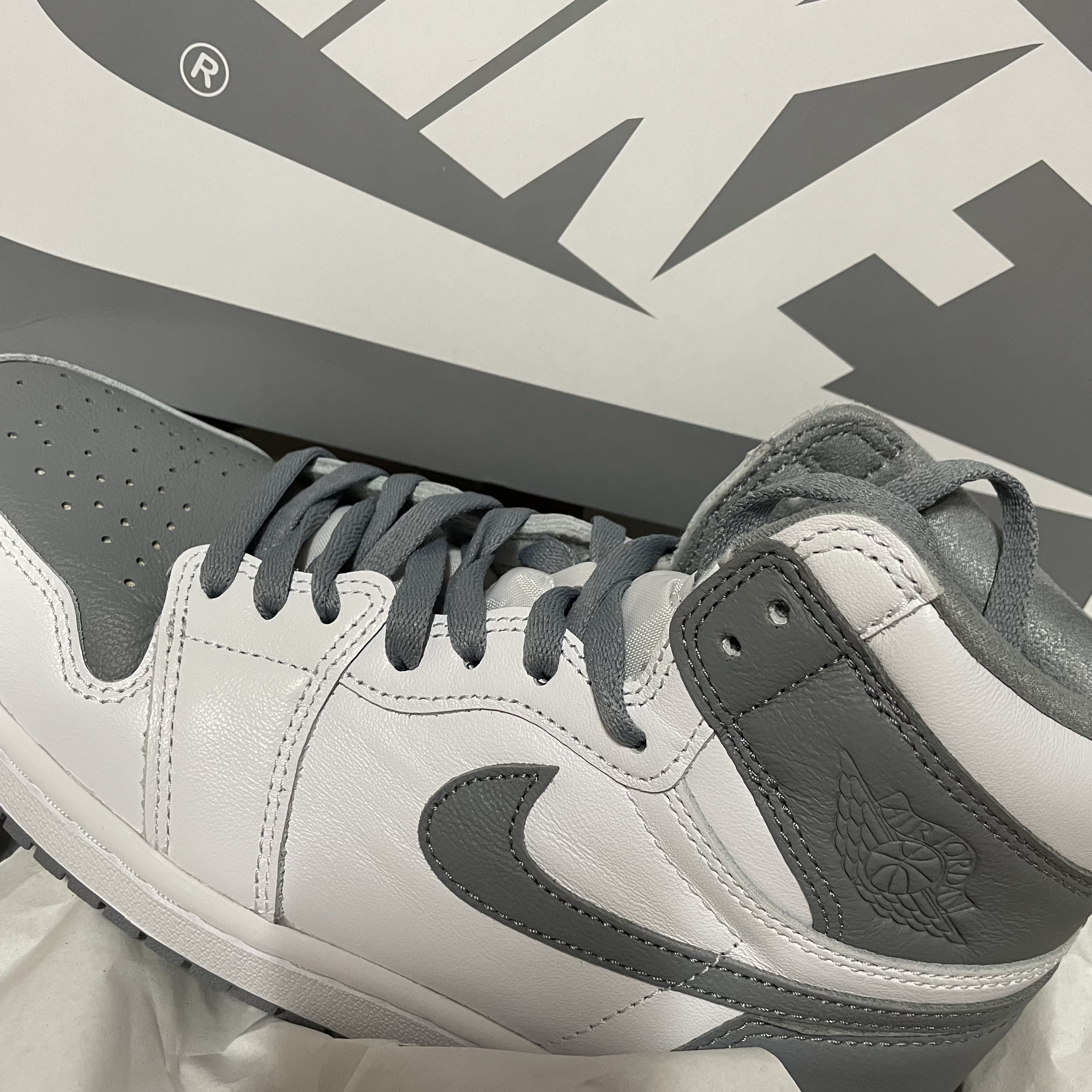 Jordan 1 Retro High OG Stealth 착용 스타일