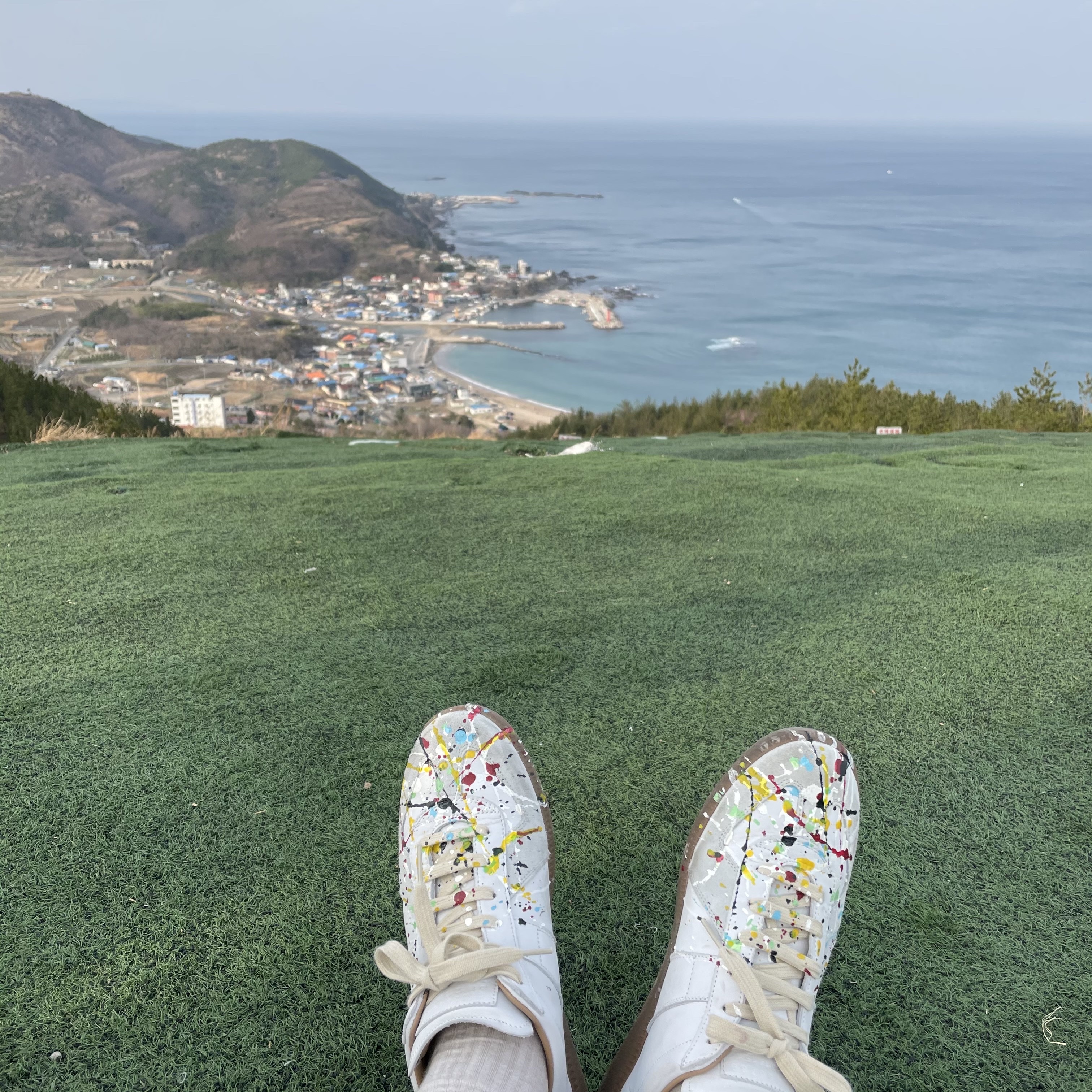 Maison Margiela Replica Paint Drop Sneakers 착용 스타일