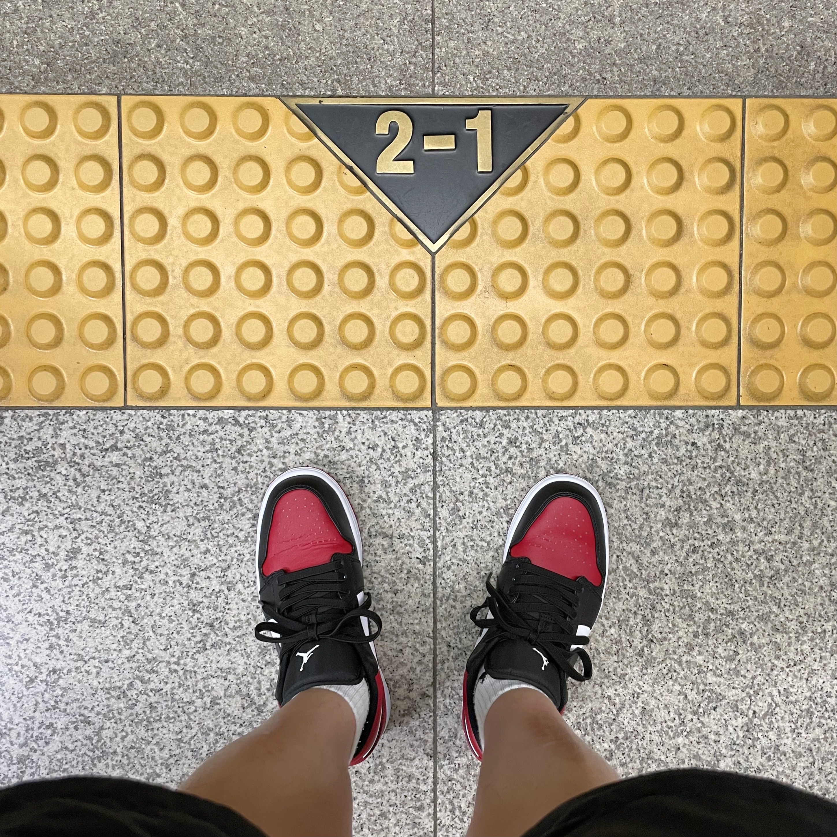 Jordan 1 Low Bred Toe 착용 스타일