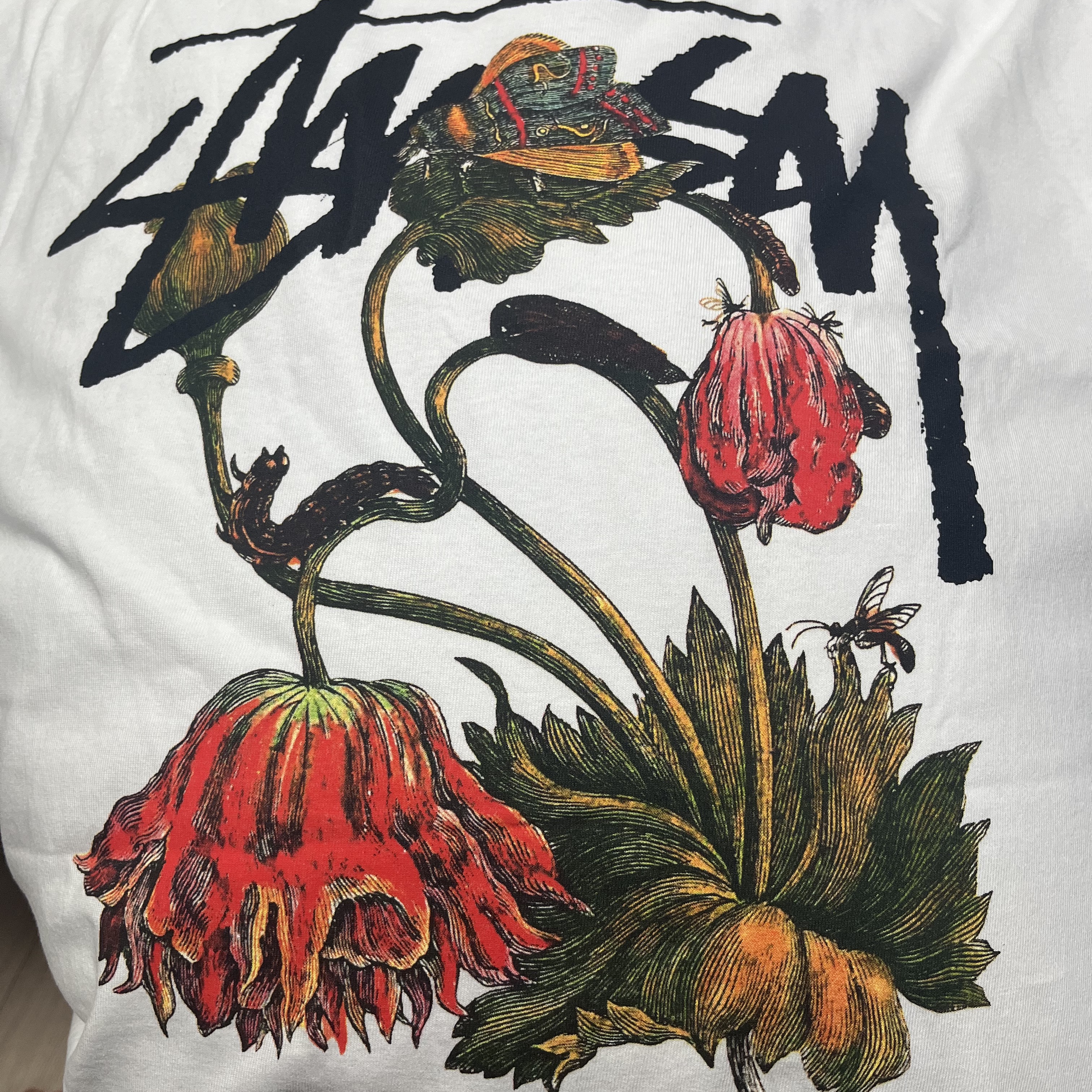 Stussy Withered Flower T-Shirt White 착용 스타일