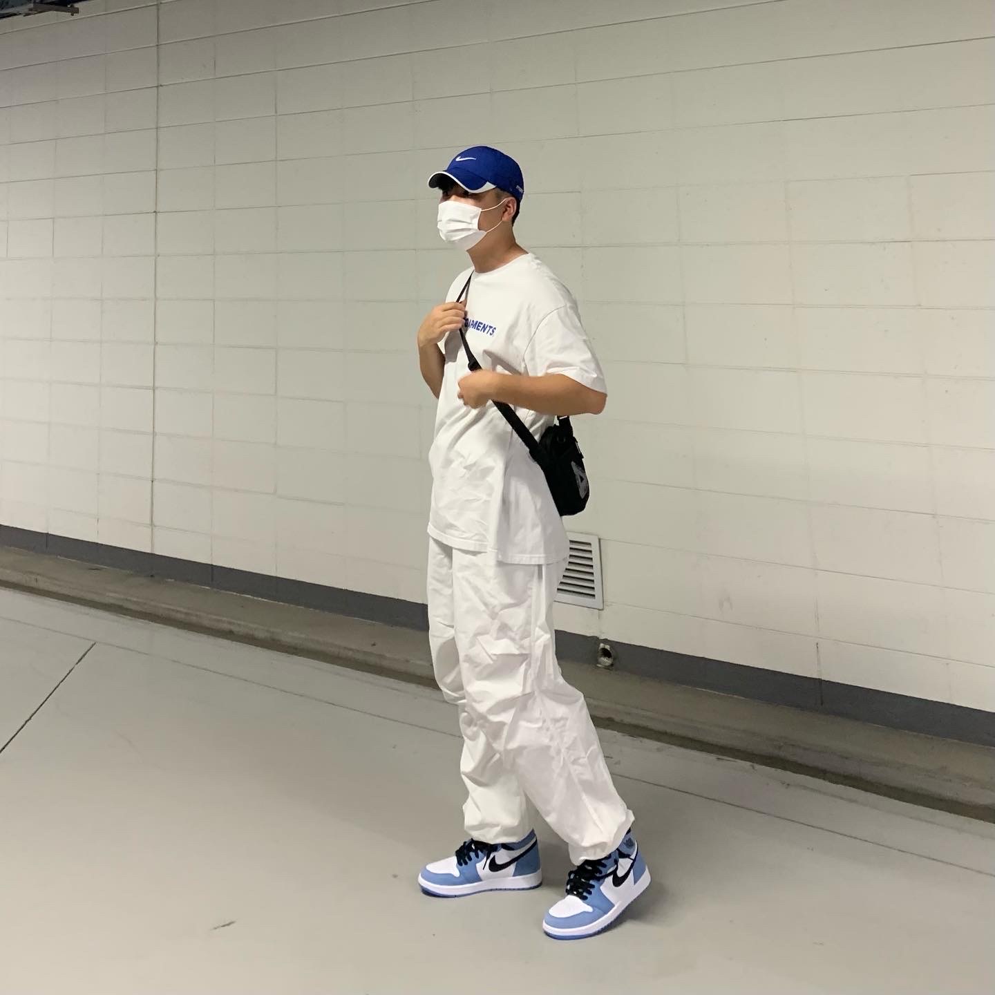 Jordan 1 Retro High OG University Blue, Palace Cordura Double Diamond Shot Bag Black - 21FW 착용 스타일 - 3