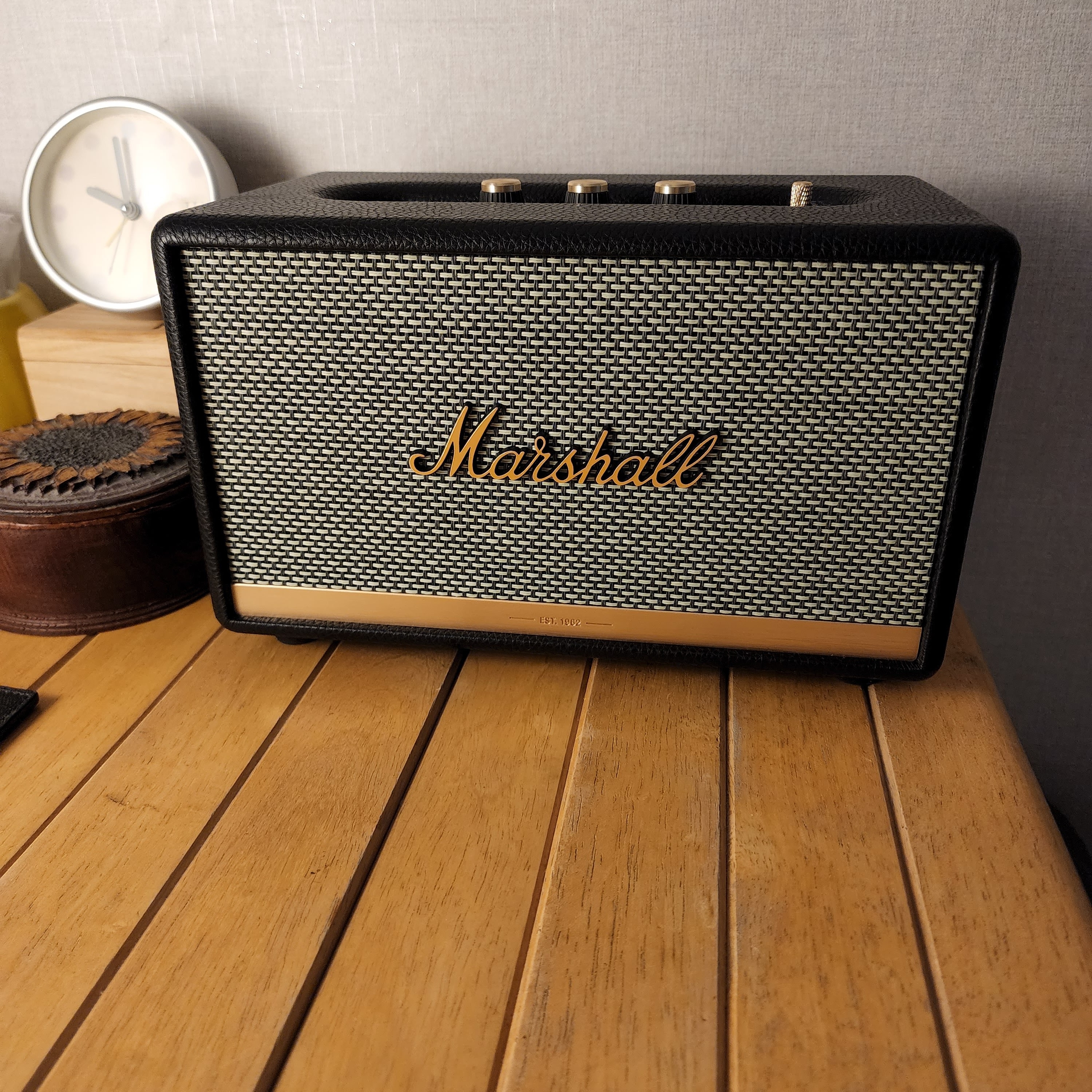 Marshall Acton II Bluetooth Black (Korean Ver.) 착용 스타일 - 3