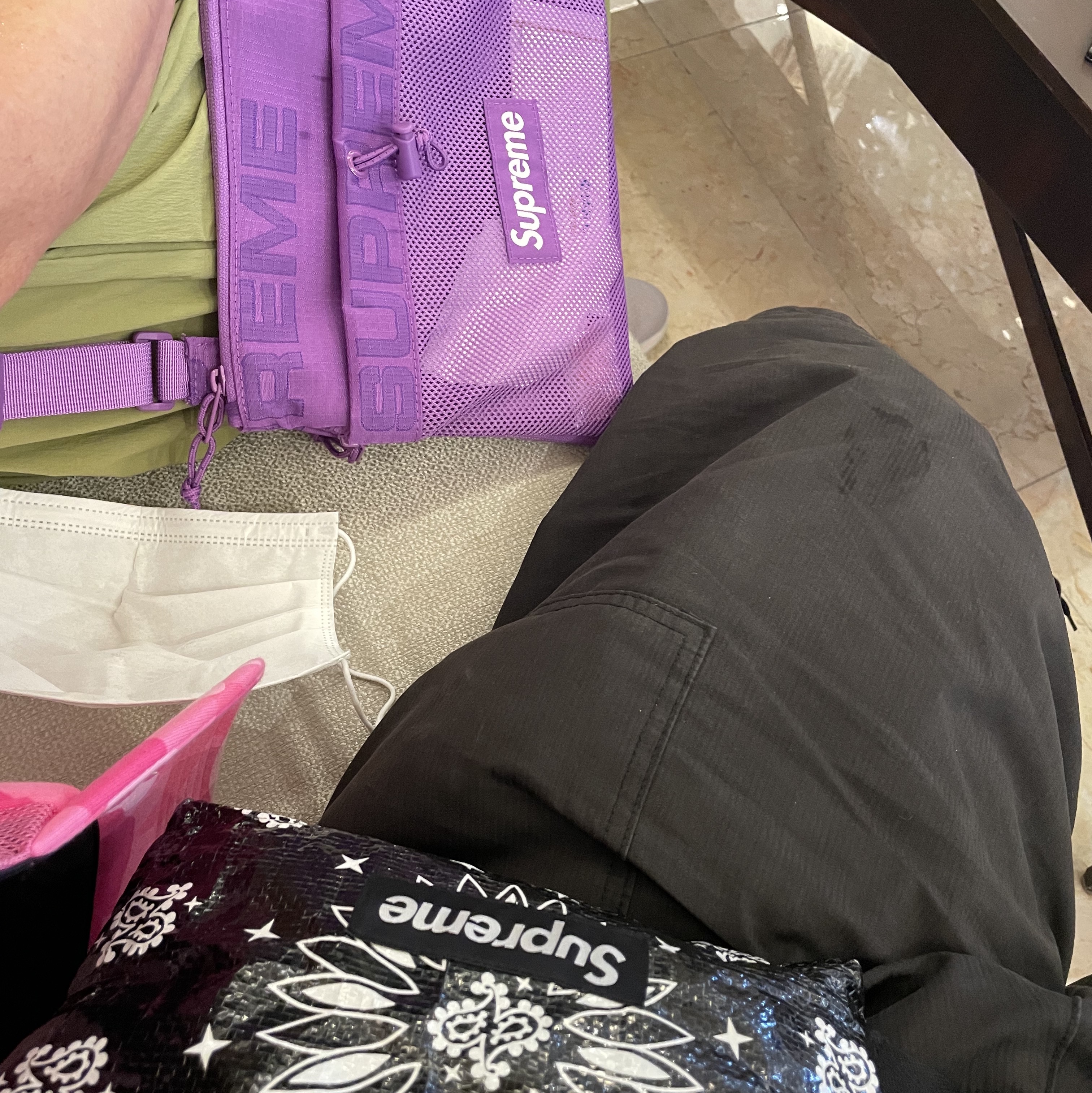 Supreme Bandana Tarp Side Bag Black - 21SS, Supreme Side Bag Purple - 21FW 착용 스타일