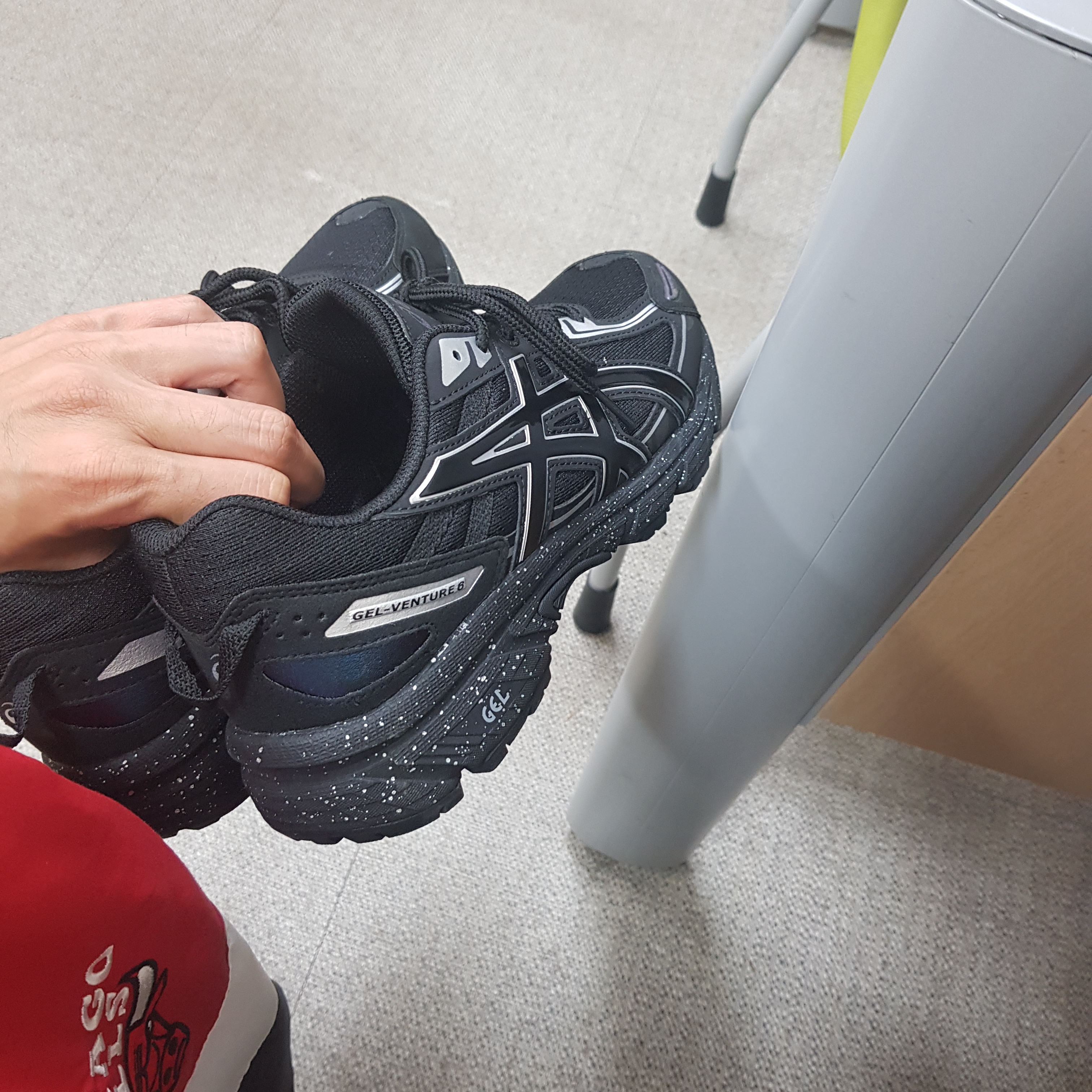 Asics Gel-Venture 6 Trail Black 착용 스타일 - 2