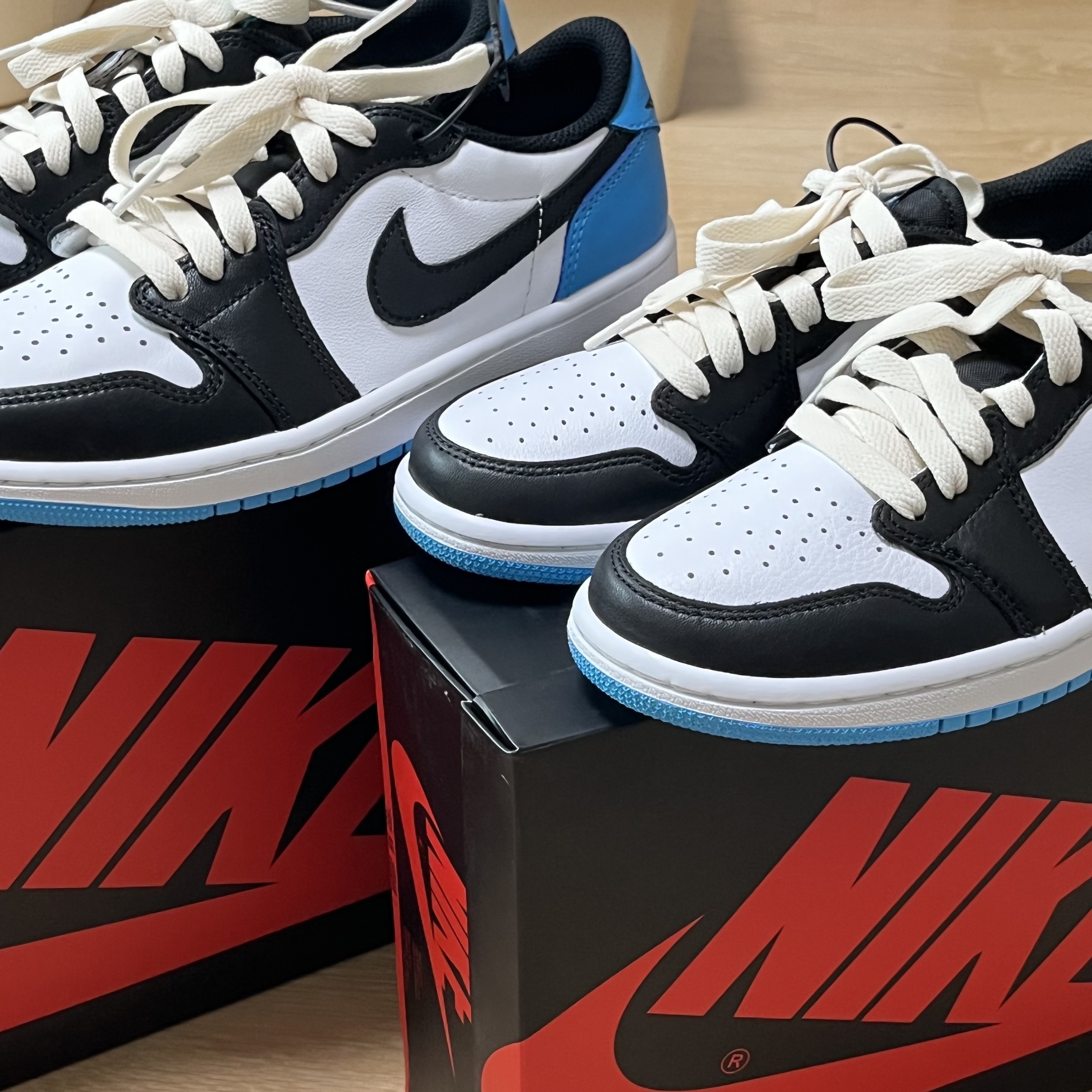 Jordan 1 Retro Low OG Black and Dark Powder Blue, (W) Jordan 1 Retro Low OG Black and Dark Powder Blue 착용 스타일