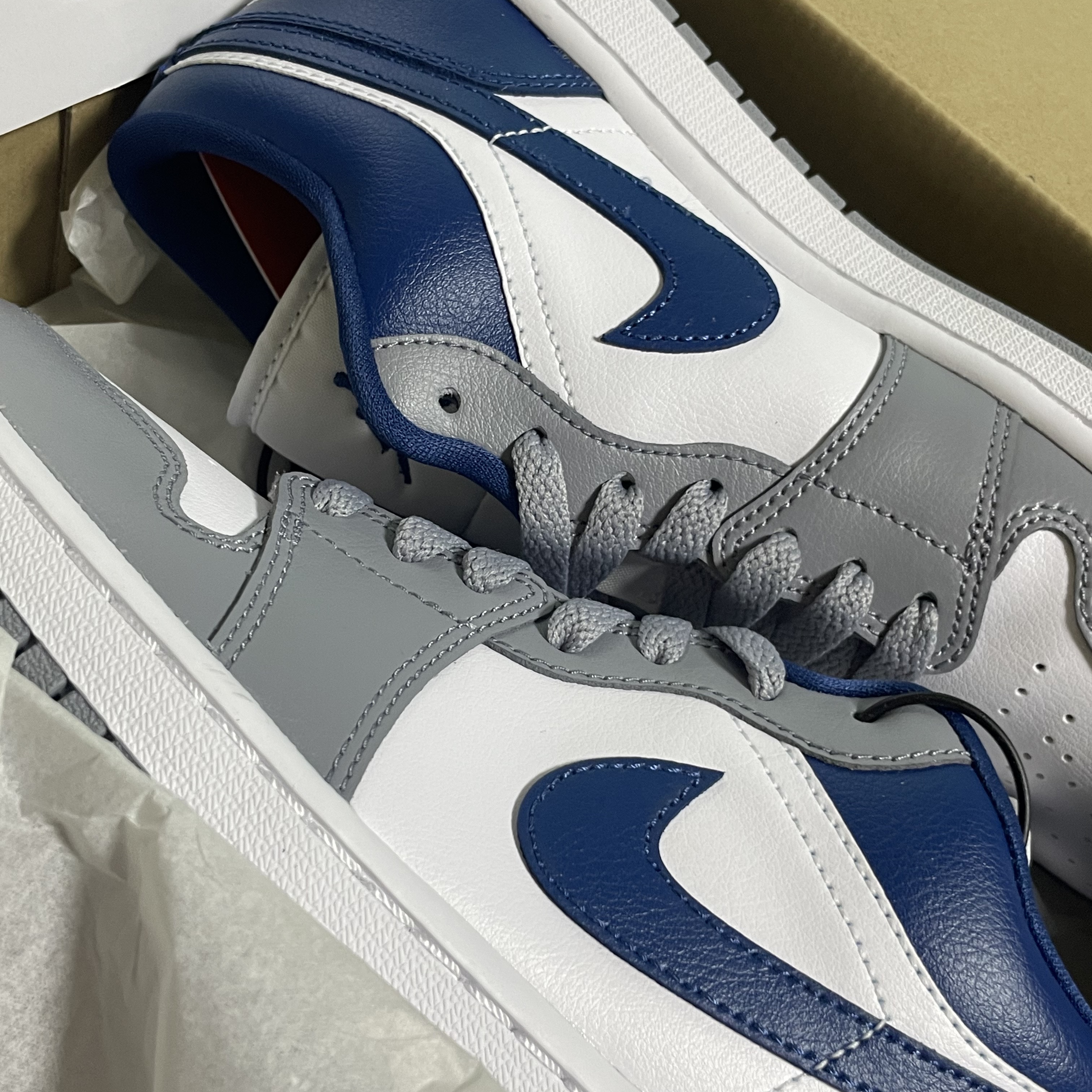 (W) Jordan 1 Low White Grey Blue 착용 스타일