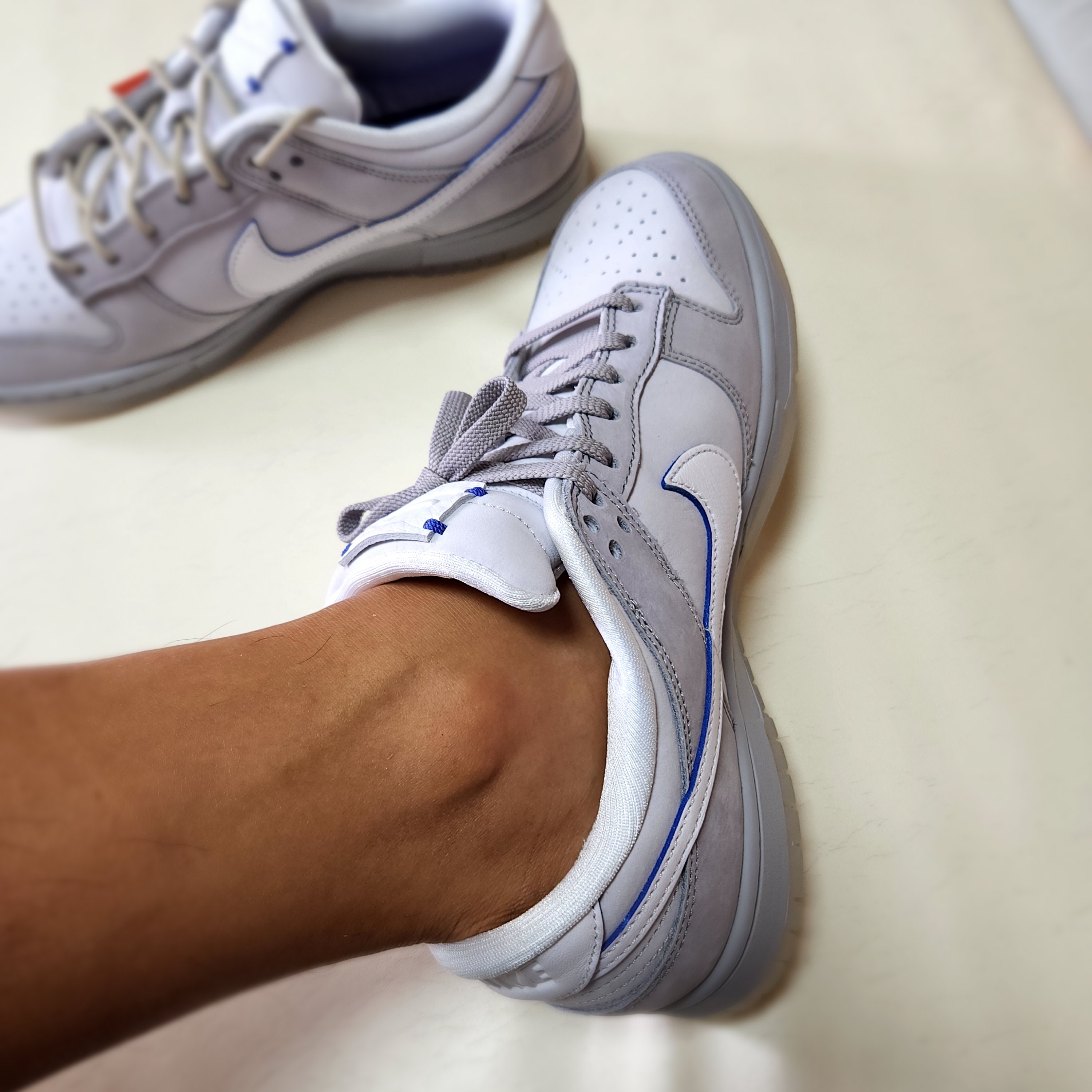 Nike Dunk Low Wolf Grey and Pure Platinum 착용 스타일 - 1
