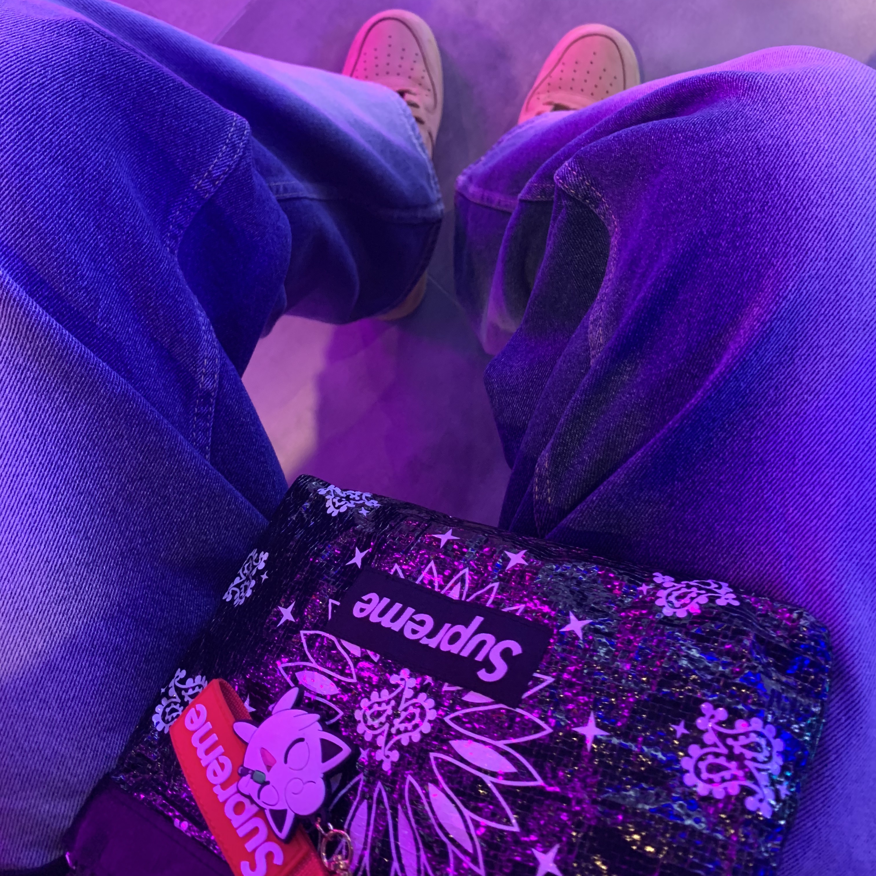 Stussy Built Tough T-Shirt Black, Supreme Bandana Tarp Side Bag Black - 21SS 착용 스타일 - 2