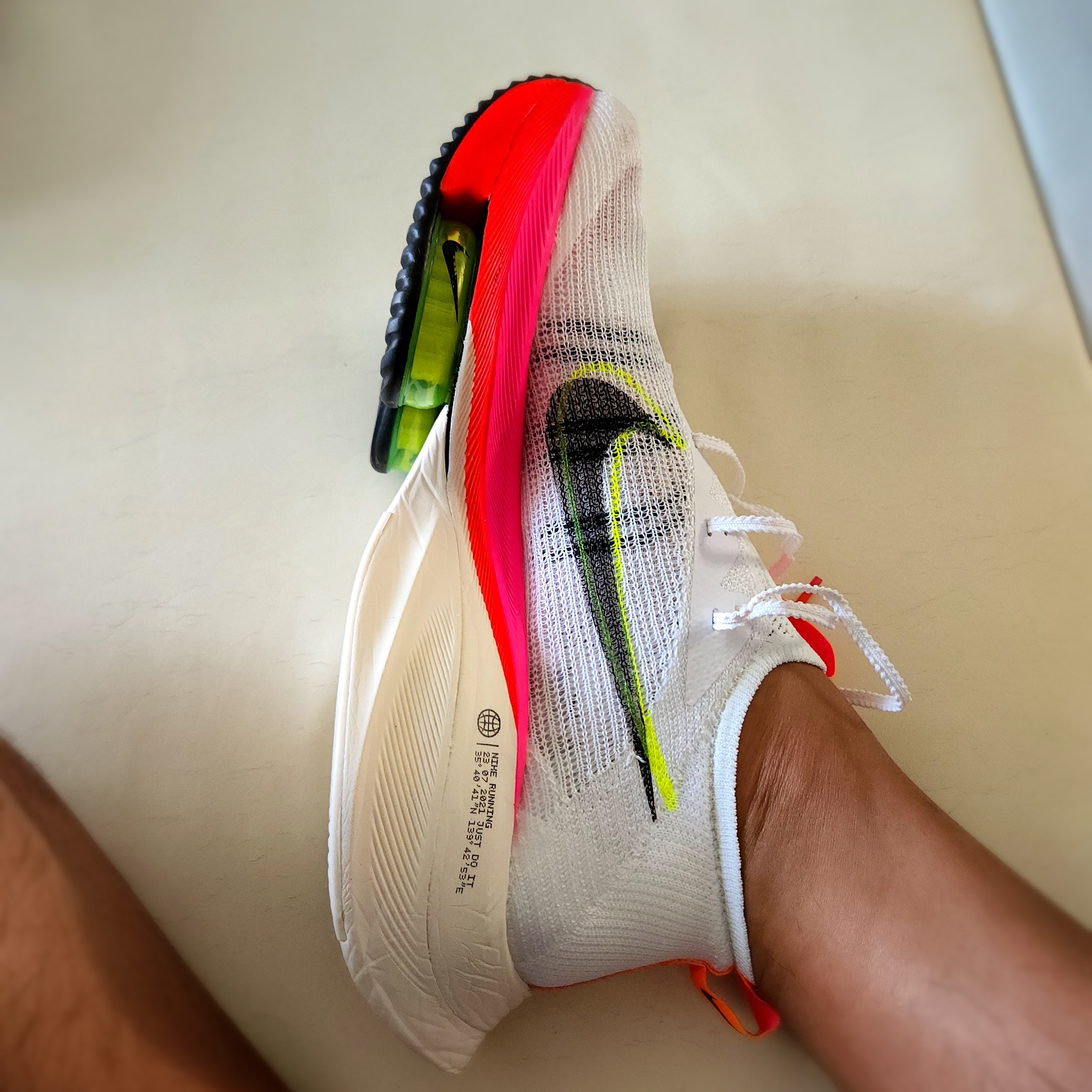 Nike Air Zoom Alphafly Next% Flyknit Rawdacious 착용 스타일