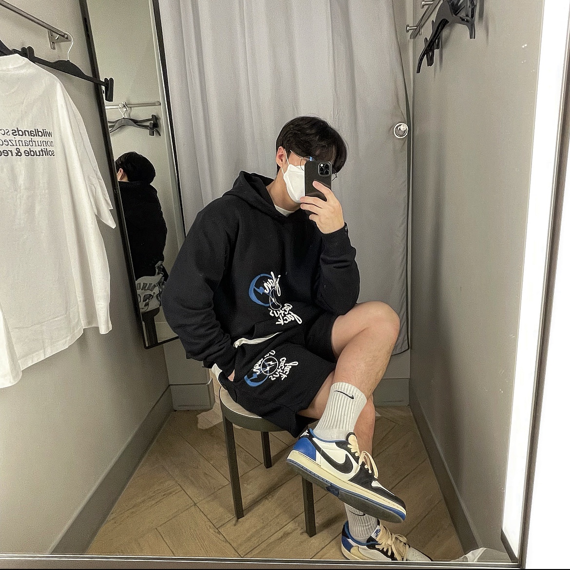 Jordan 1 x Travis Scott x Fragment Retro Low OG SP Military Blue, Jordan x Travis Scott x Fragment Shorts Black (DJ0617-010) 착용 스타일