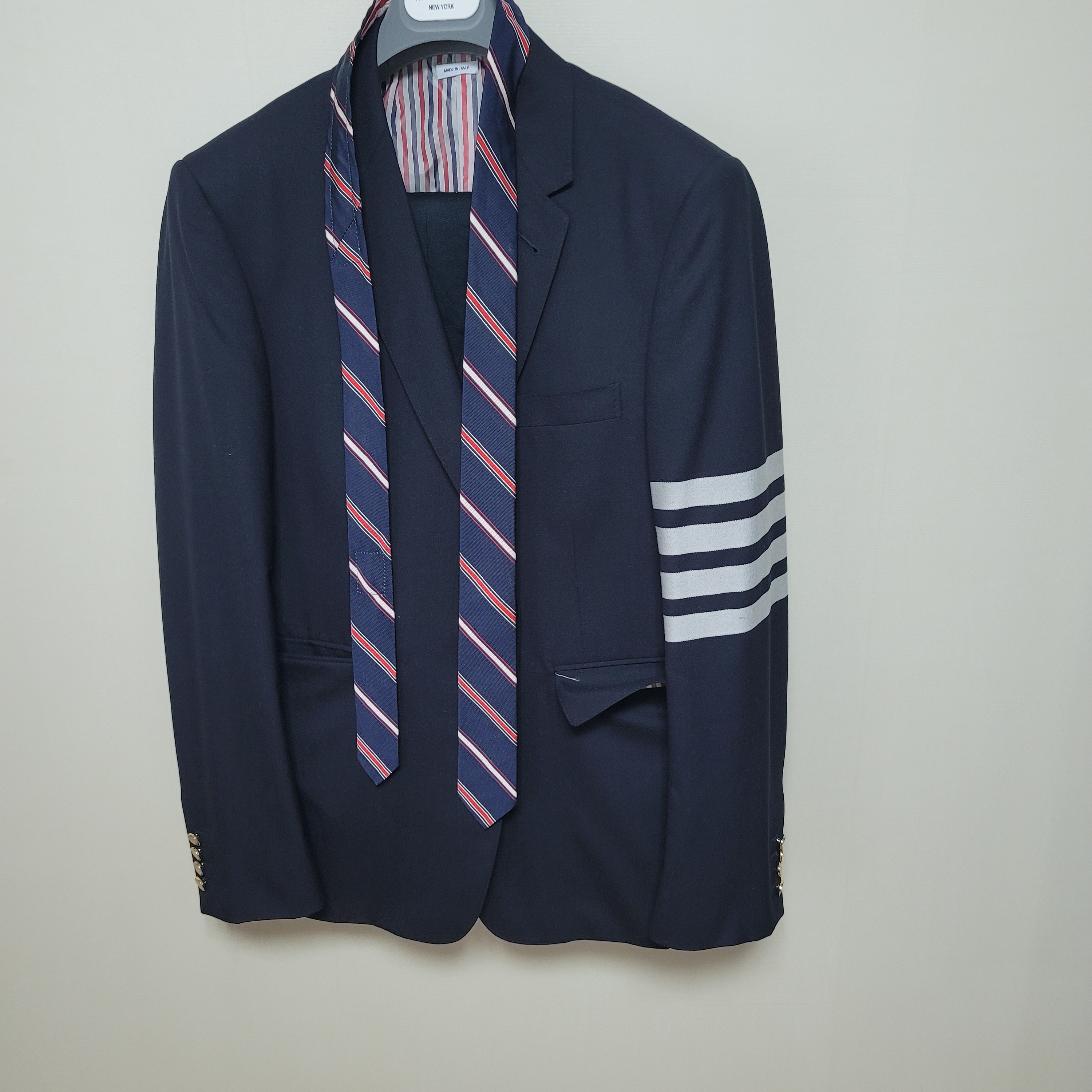 Thom Browne Wool 4-Bar Classic Sport Coat Navy 착용 스타일