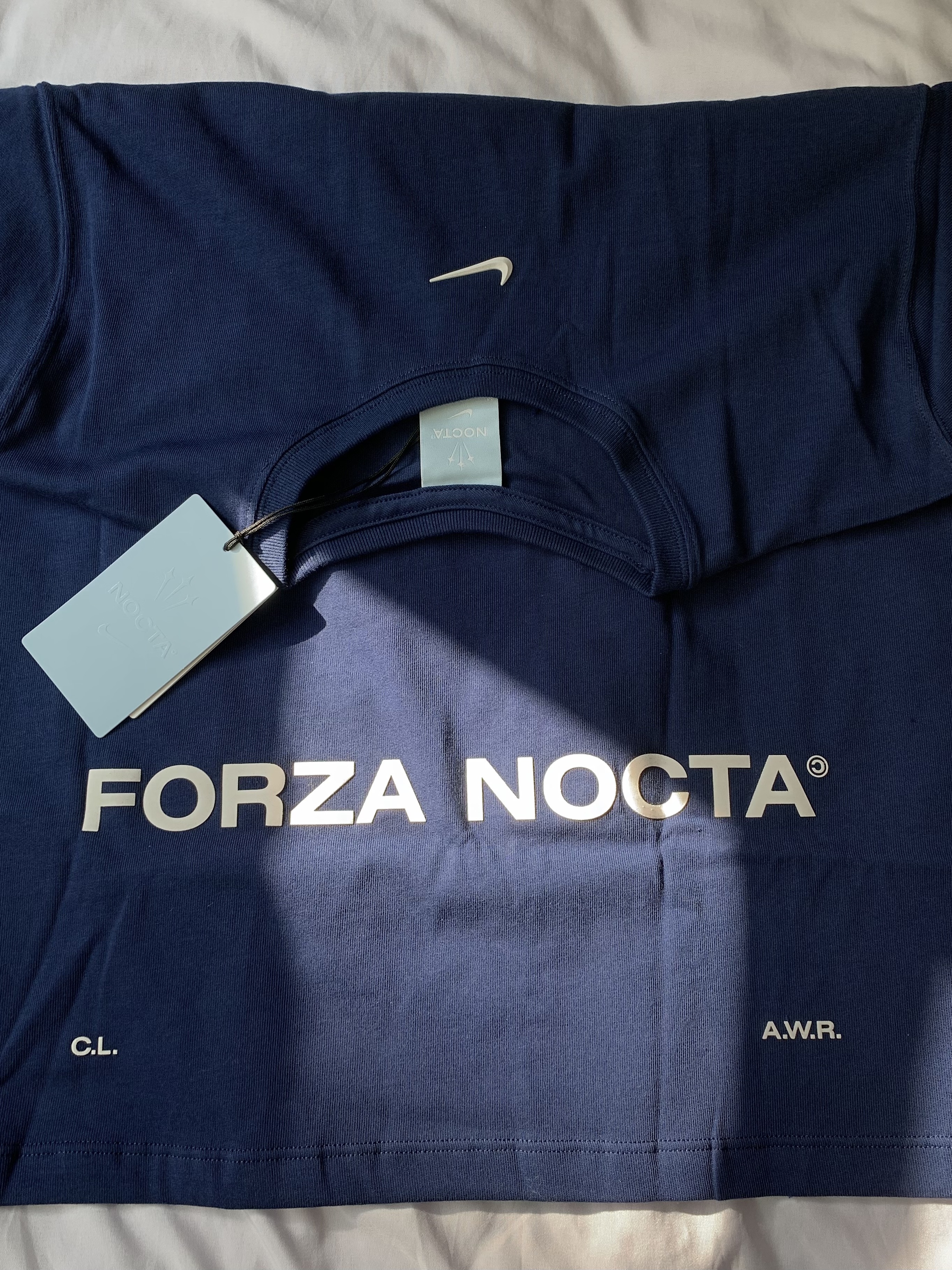Nike x Drake Nocta Cardinal Stock Essential T-Shirt Navy - Asia, Nike x Drake Nocta Cardinal Stock Essential T-Shirt Navy - US/EU 착용 스타일