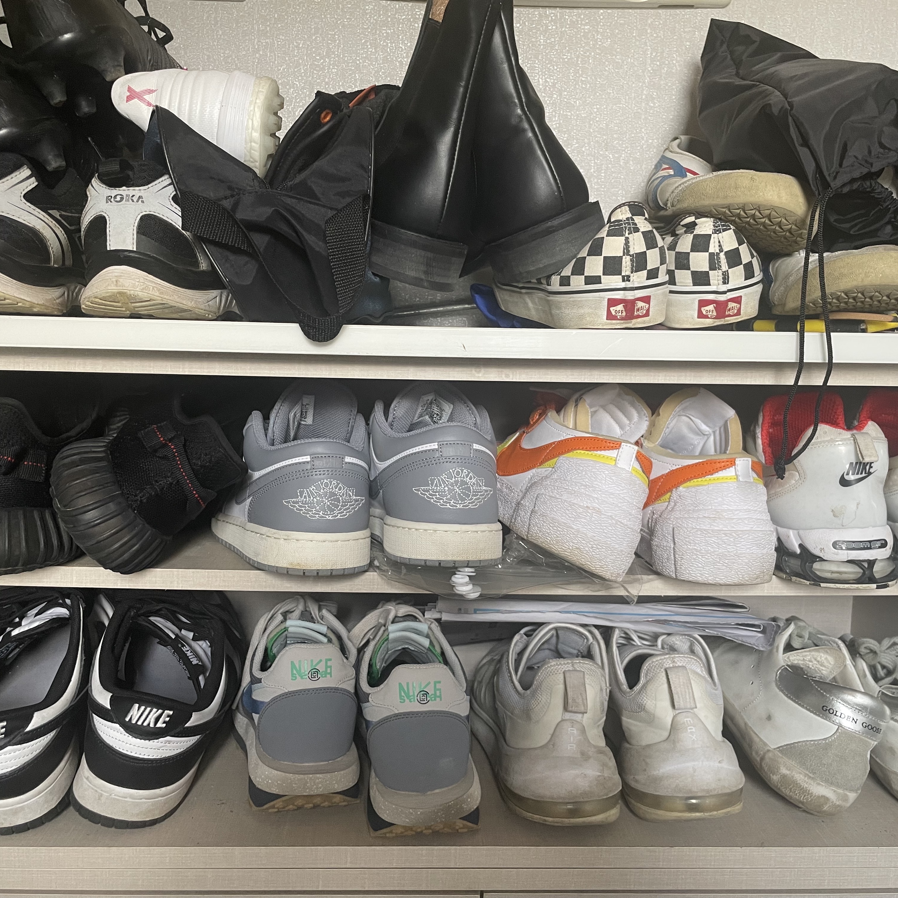 Jordan 1 Low Stealth and White, Nike x Sacai x Clot LDWaffle Cool Grey 착용 스타일