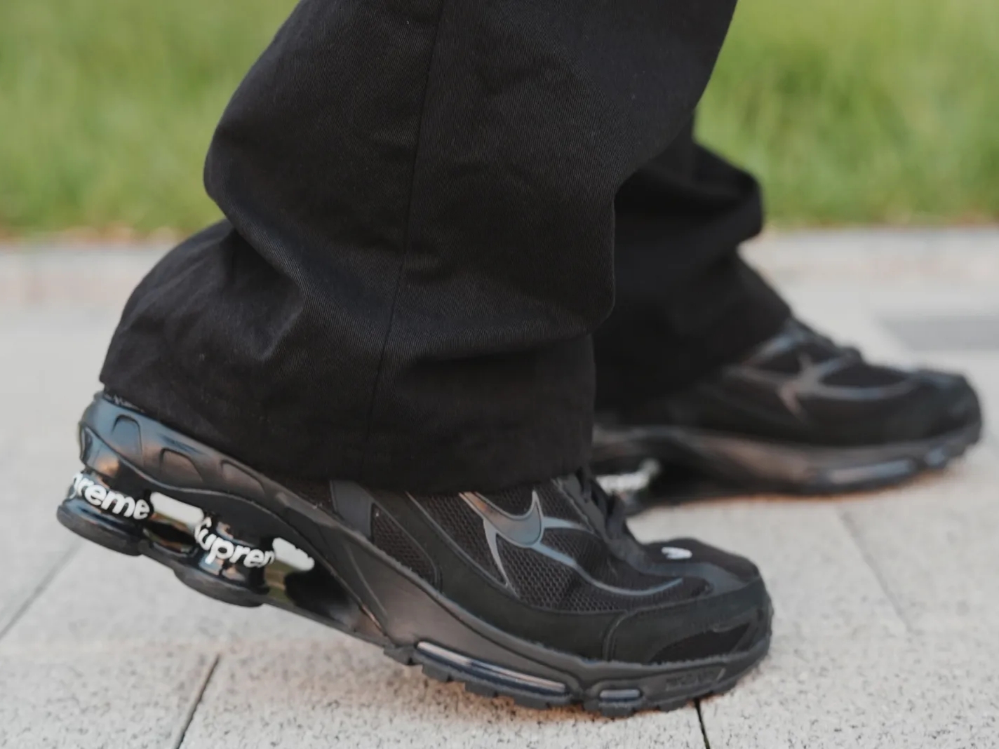 Nike x Supreme Shox Ride 2 SP Black 착용 스타일 - 1