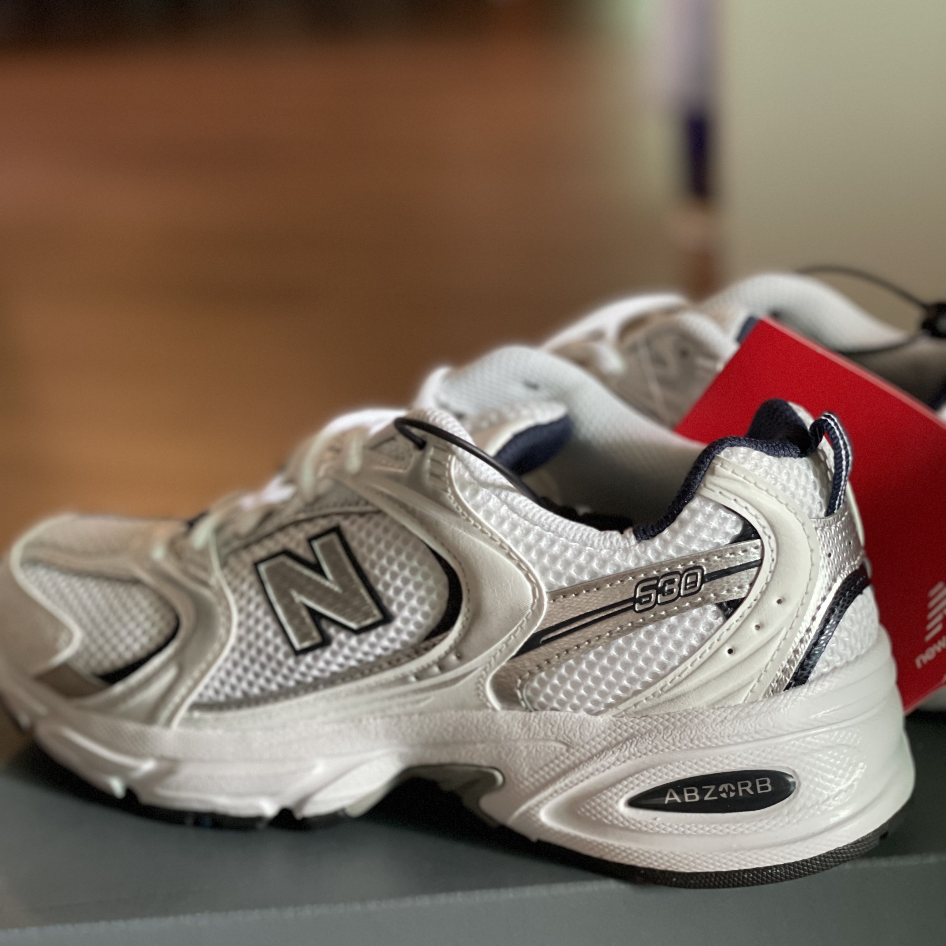 New Balance 530 White 착용 스타일 - 1