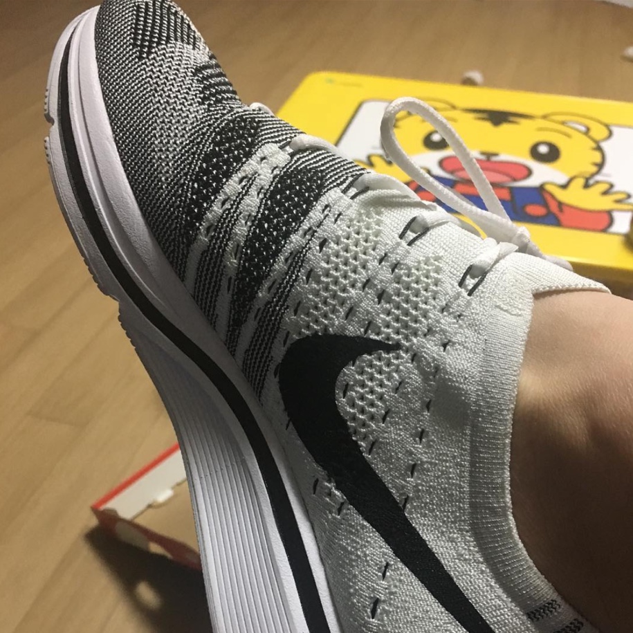 Nike Flyknit Trainer White Black 2017 착용 스타일