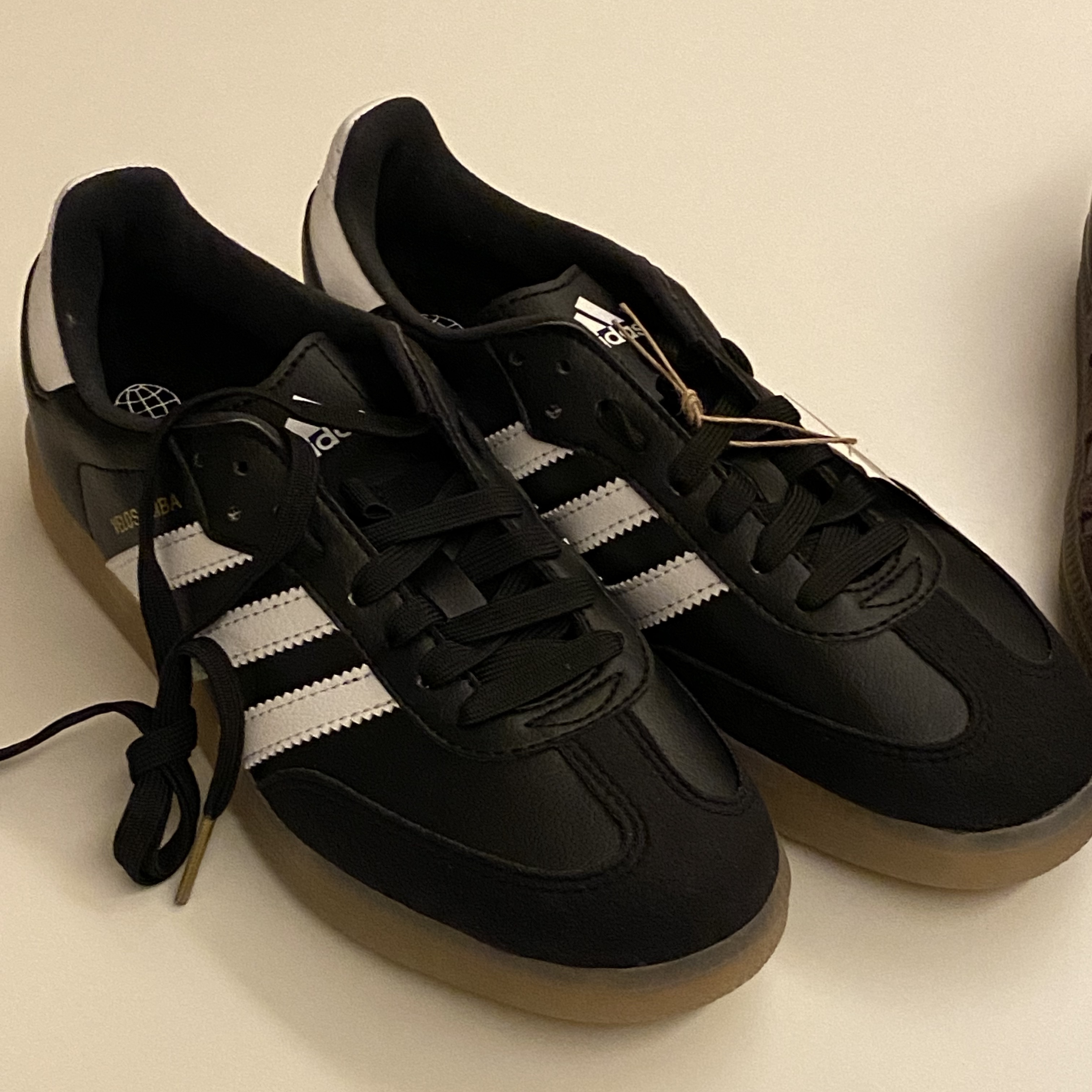 Adidas Velosamba Vegan Cycling Core Black 착용 스타일