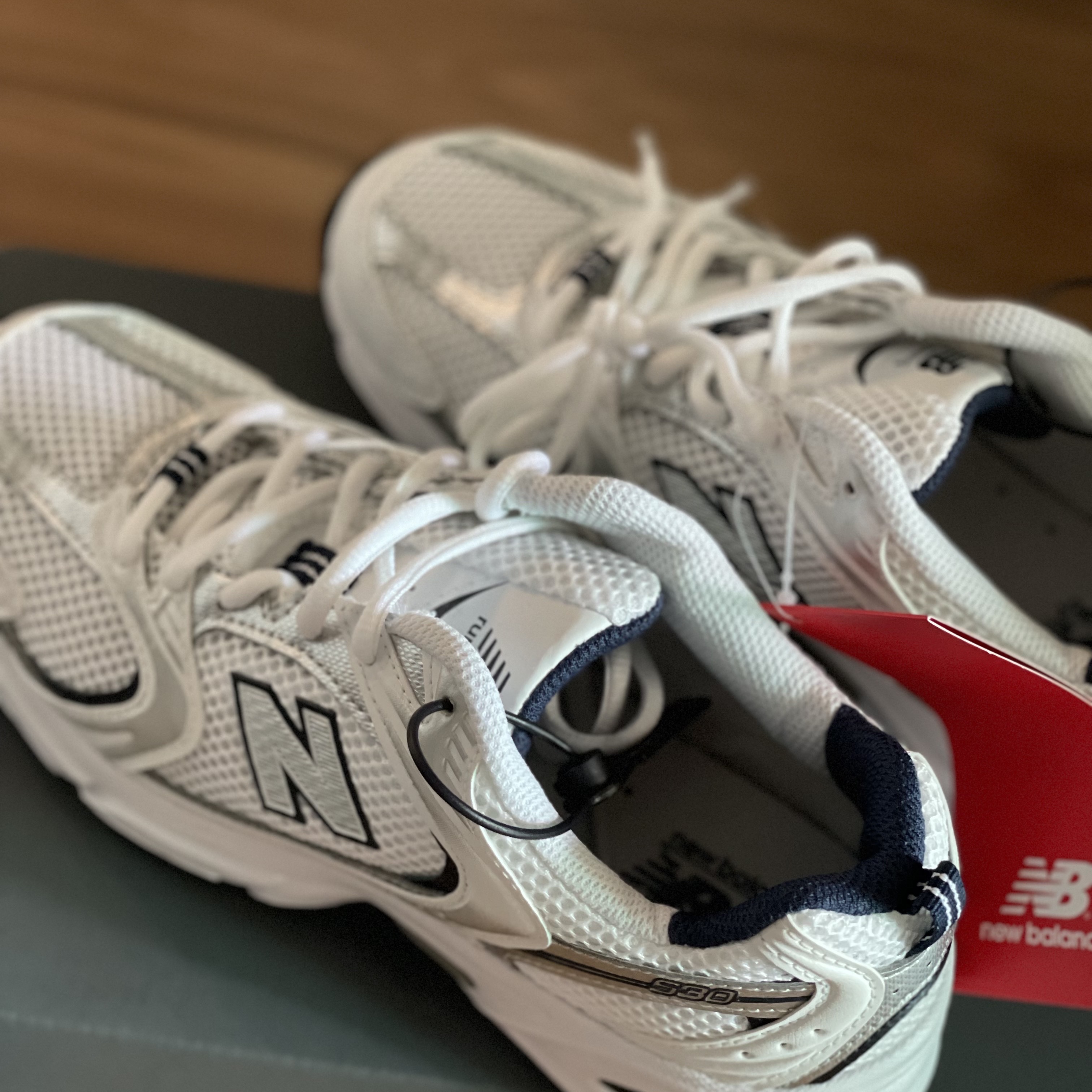 New Balance 530 White 착용 스타일 - 2