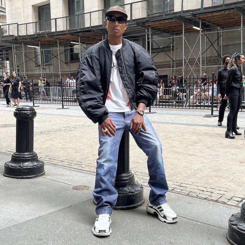Balenciaga x Adidas Triple S Sneakers White Black 착용 스타일 - 1