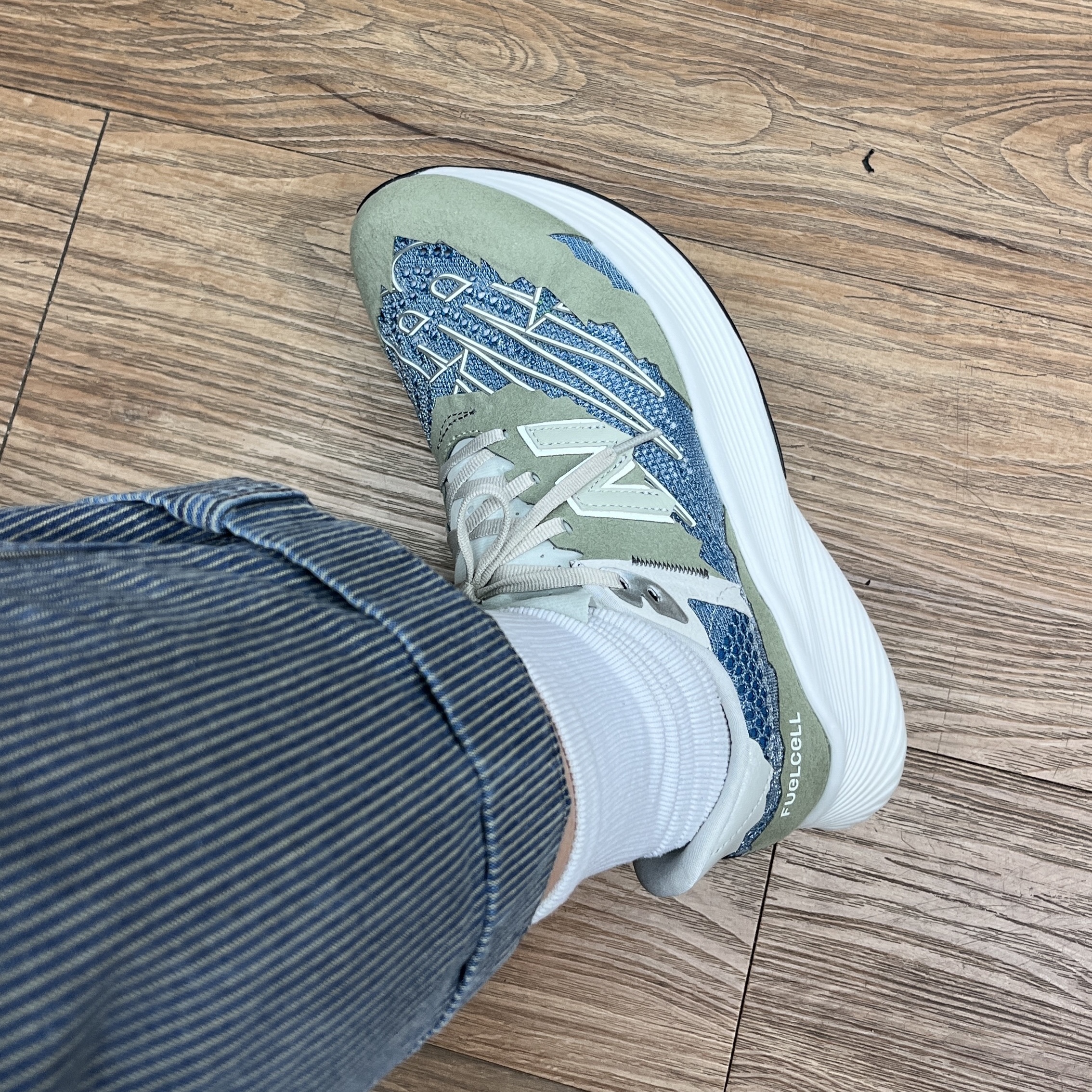 New Balance x Tokyo Design Studio FuelCell RC Elite v2 Blue Vetiver 착용 스타일