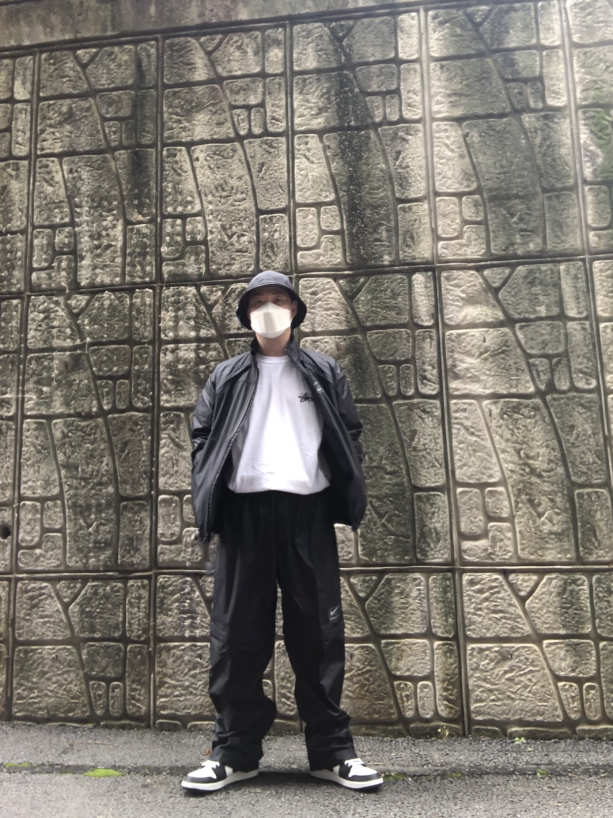 Nike x Stussy NRG FL Storm-Fit Bucket Hat Black, Nike x Stussy NRG FL Storm-Fit Jacket Black (DO5304-010) 착용 스타일 - 2