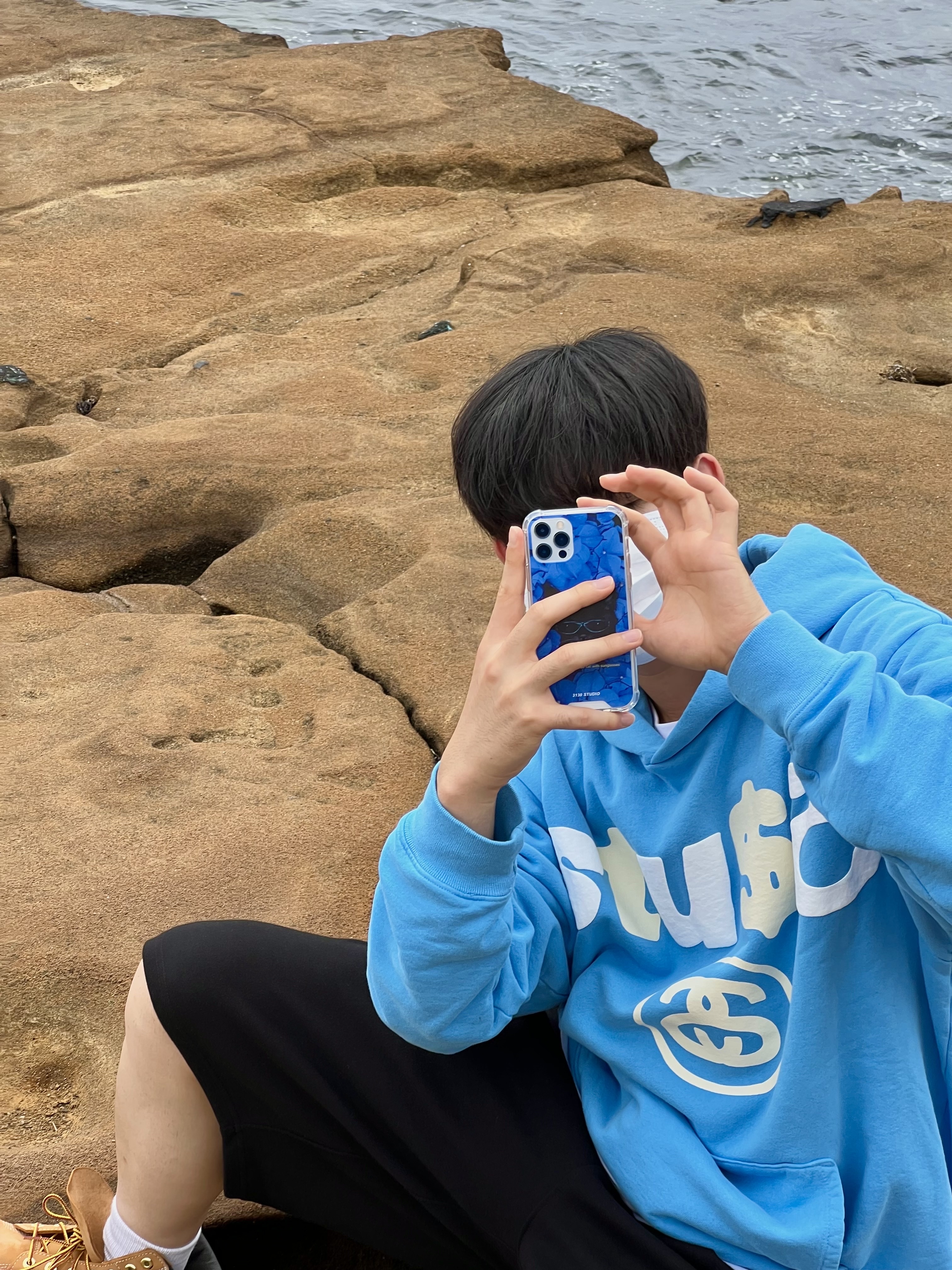 Stussy x Cactus Plant Flea Market 8 Ball Pigment Dyed Hoodie Blue 착용 스타일 - 3