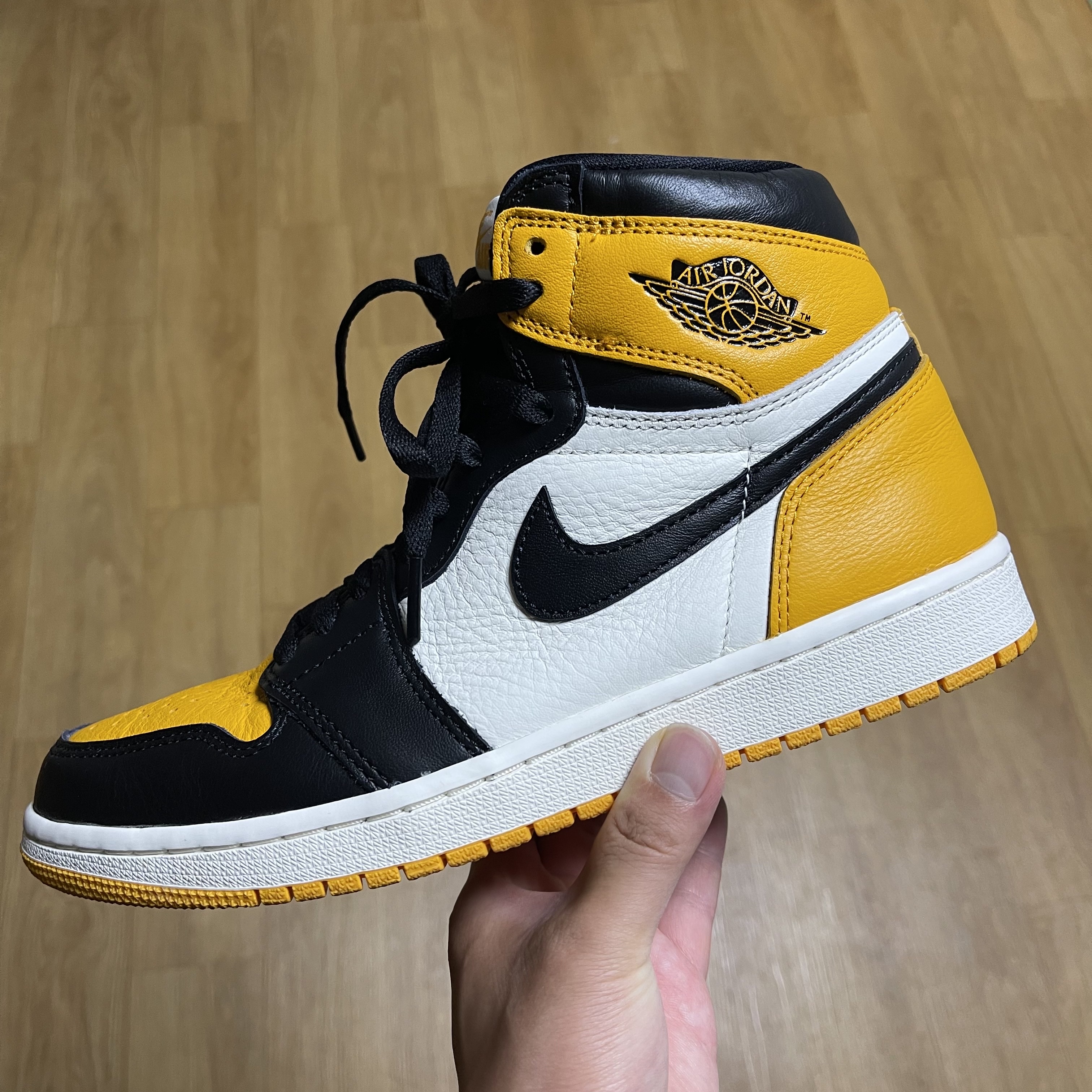 Jordan 1 Retro High OG Taxi, Jordan 1 Retro High OG Black Mocha 착용 스타일 - 2