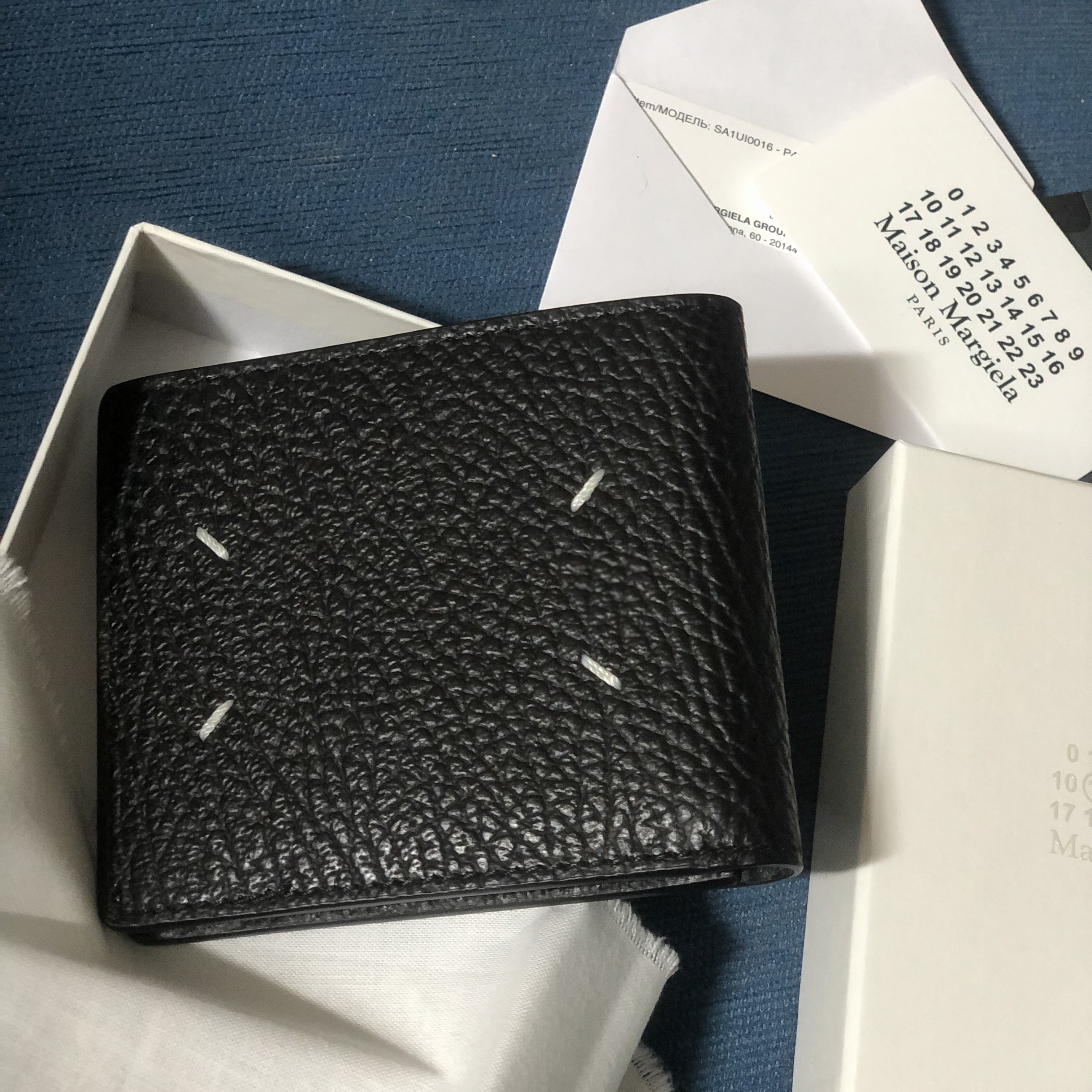 Maison Margiela Bi-Fold Wallet Black 착용 스타일 - 1