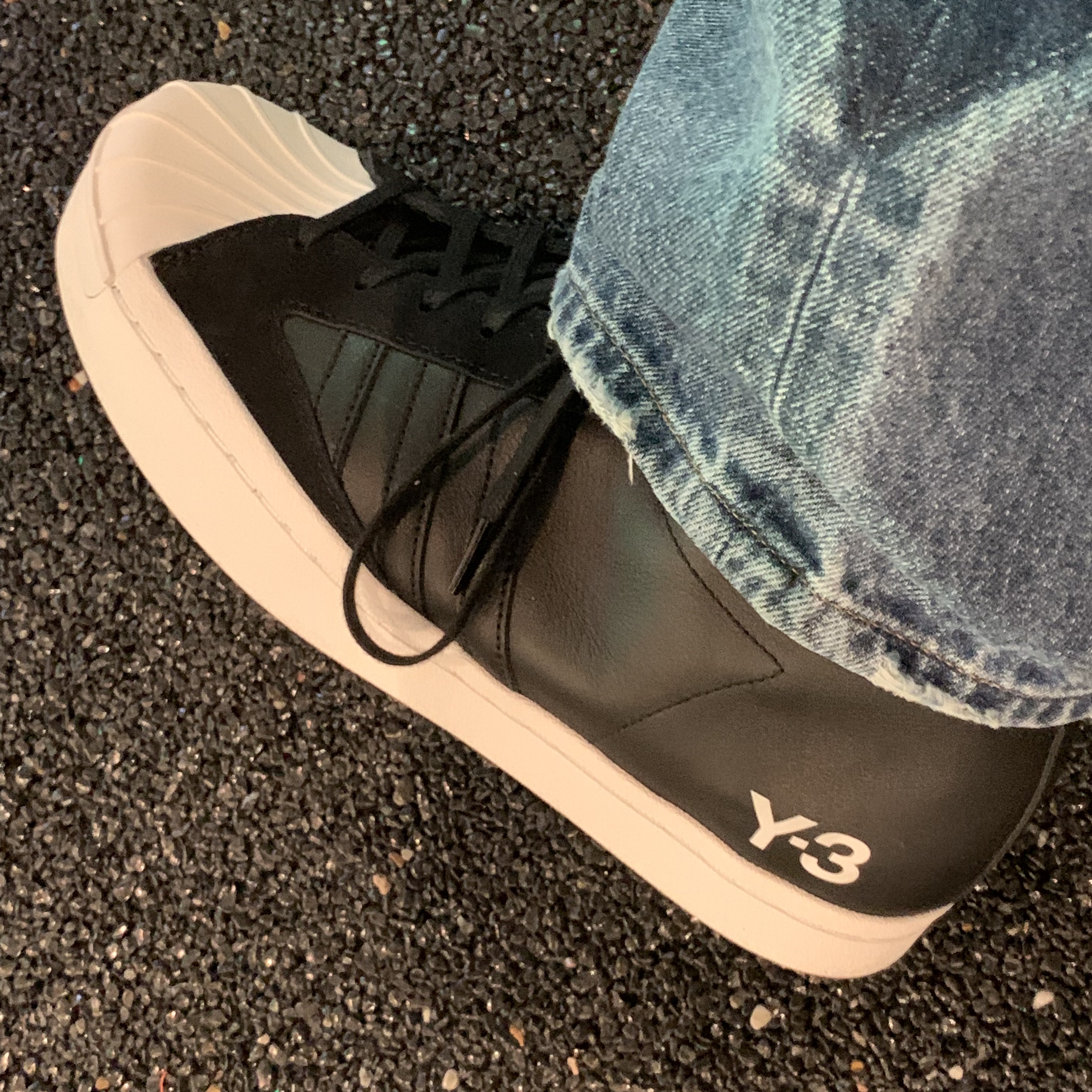 Y-3 Yohji Pro Black 착용 스타일