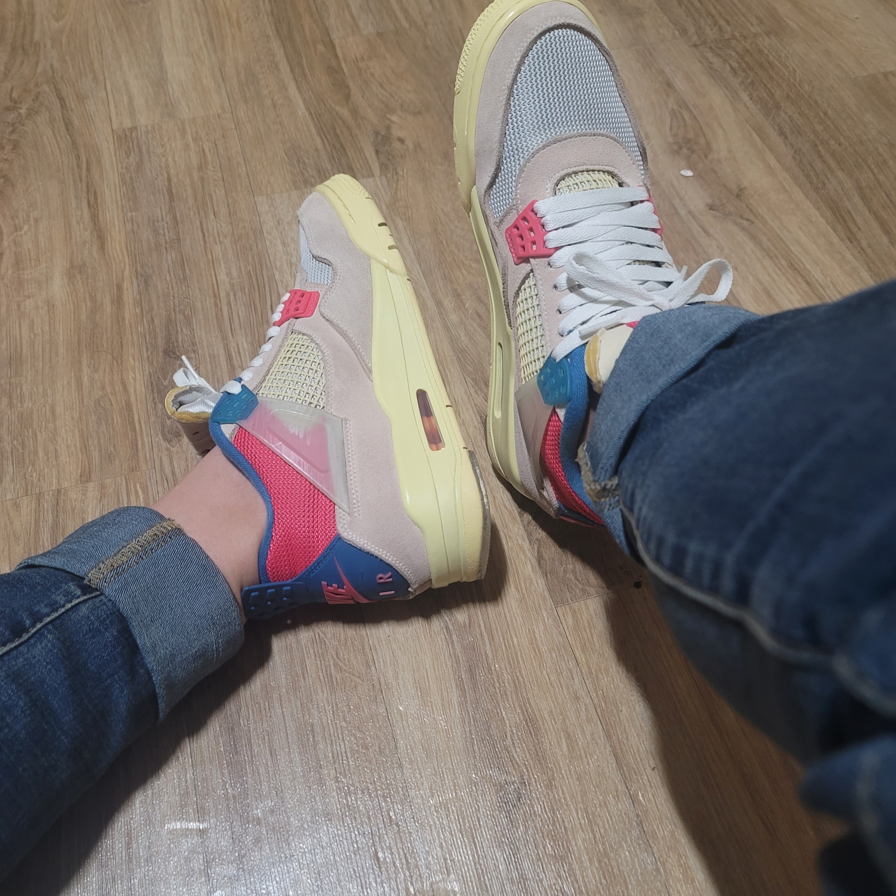 Jordan 4 x Union Retro Guava Ice 착용 스타일 - 1