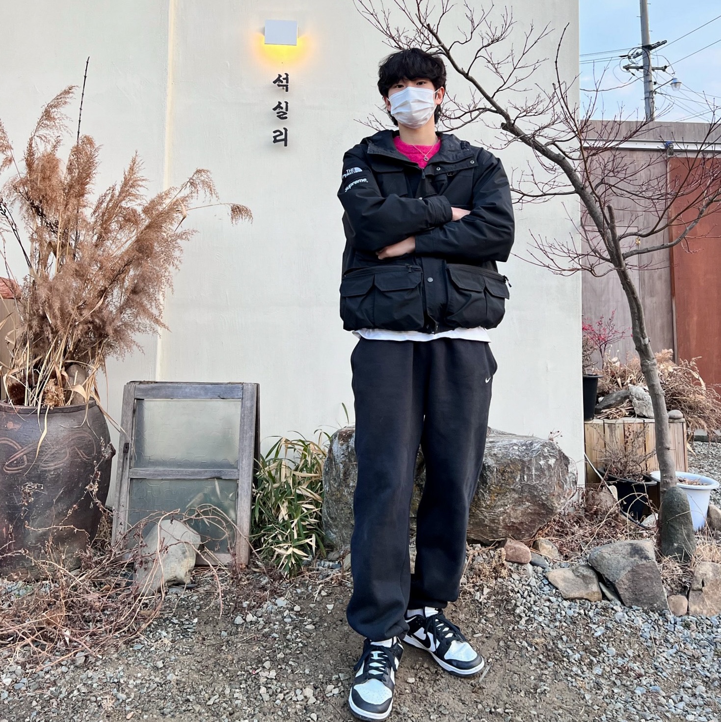 Supreme x The North Face Cargo Jacket Black - 20SS, Nike NRG Solo Swoosh Fleece Pants Black White - Asia 착용 스타일