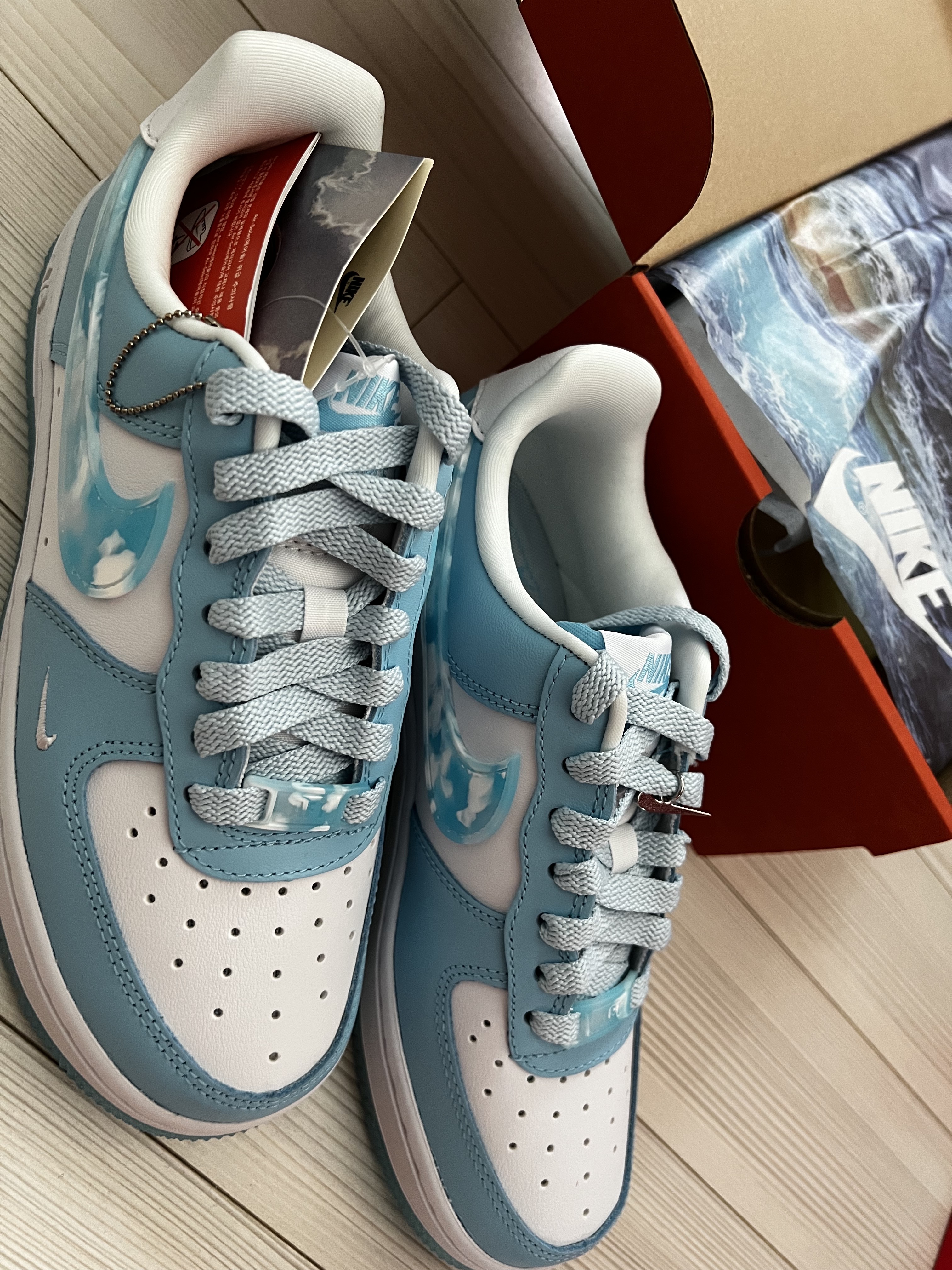 (W) Nike Air Force 1 '07 LX Celestine Blue 착용 스타일 - 2