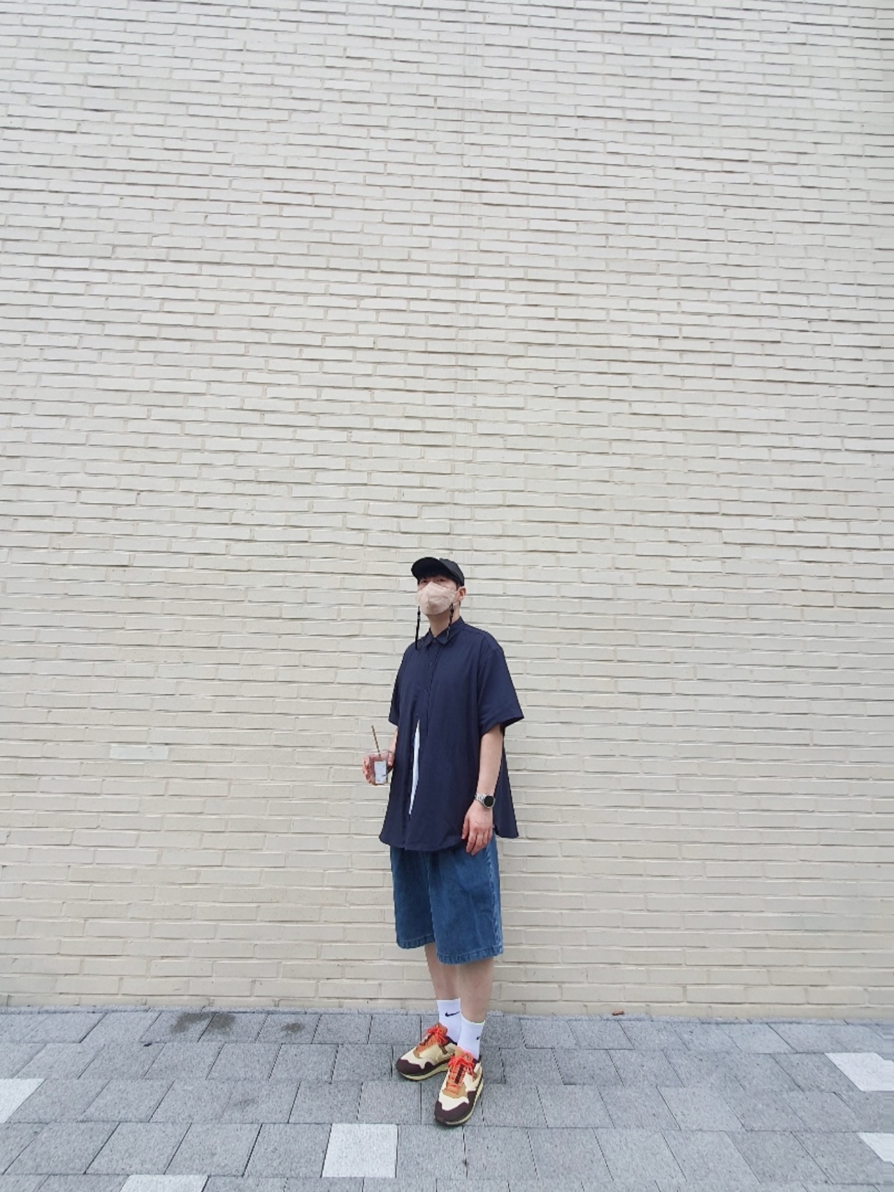 Supreme Raffia S Logo 6-Panel Black - 22SS, Nike x Travis Scott Air Max 1 Cact.us Brown 착용 스타일 - 3