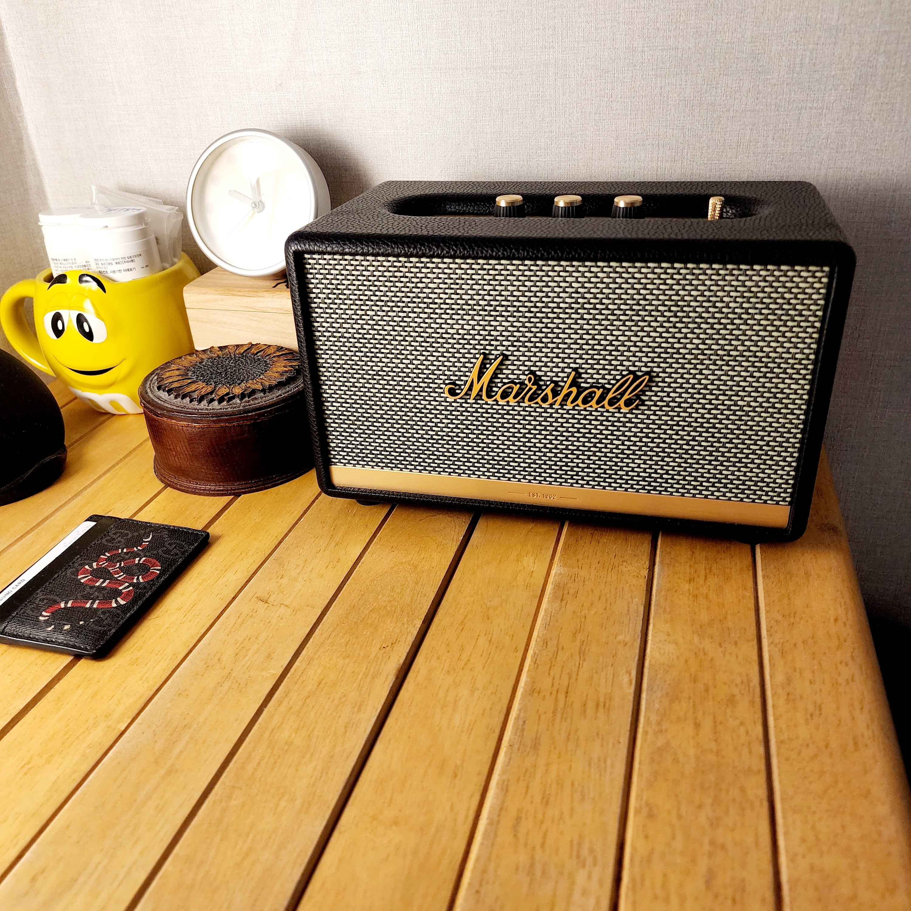 Marshall Acton II Bluetooth Black (Korean Ver.) 착용 스타일 - 2