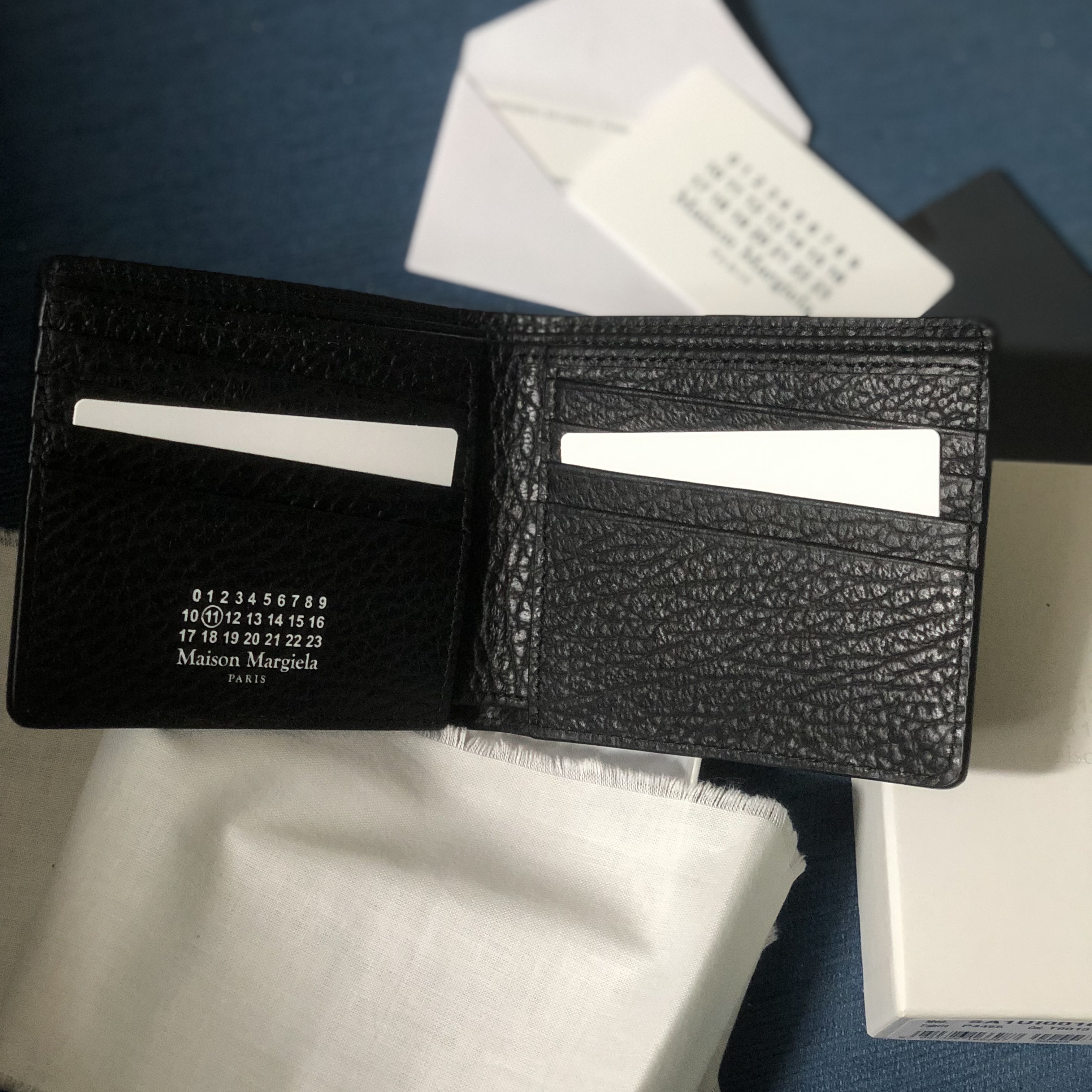 Maison Margiela Bi-Fold Wallet Black 착용 스타일 - 2