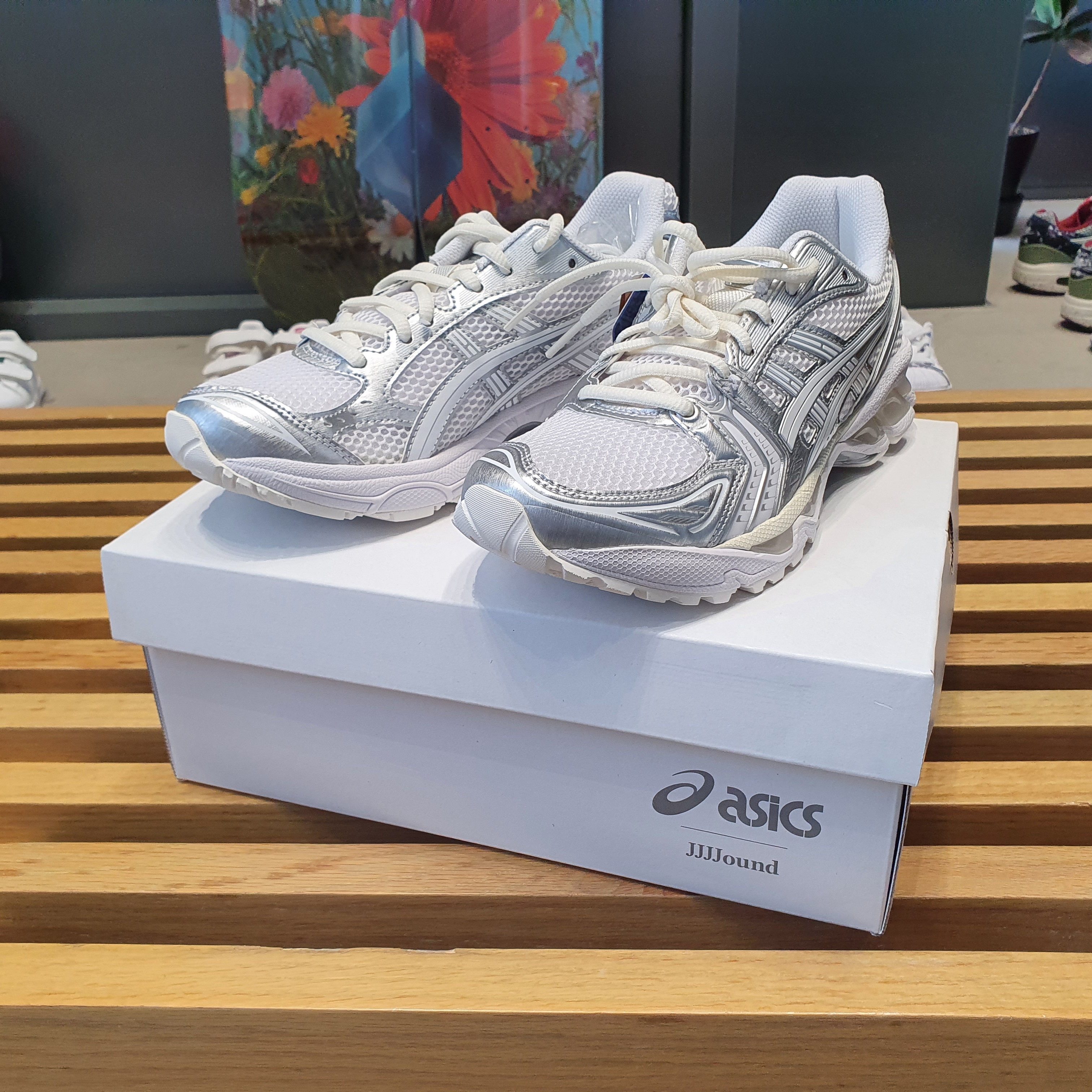 Asics x JJJJound Gel-Kayano 14 Silver White 착용 스타일 - 2
