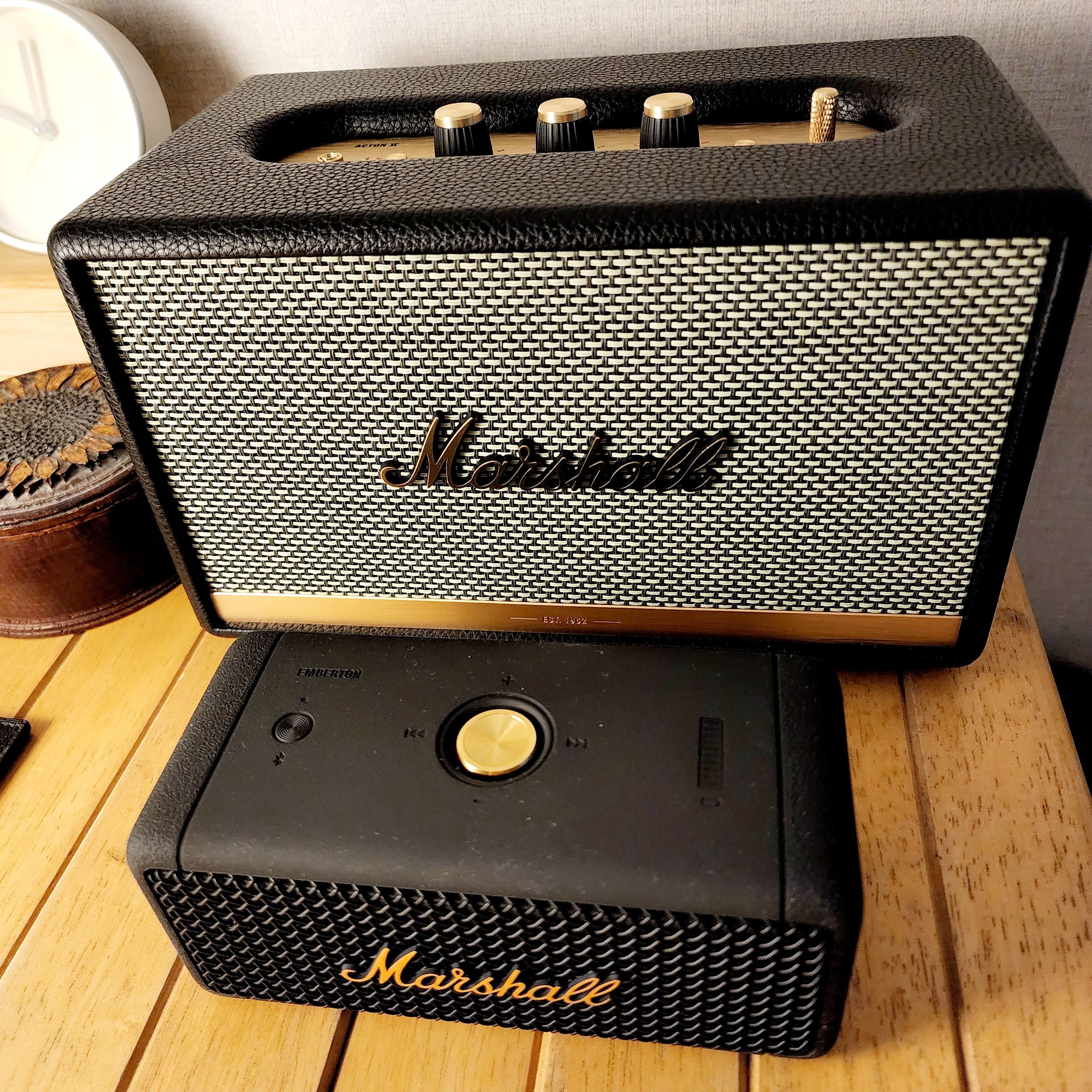 Marshall Acton II Bluetooth Black (Korean Ver.) 착용 스타일 - 1