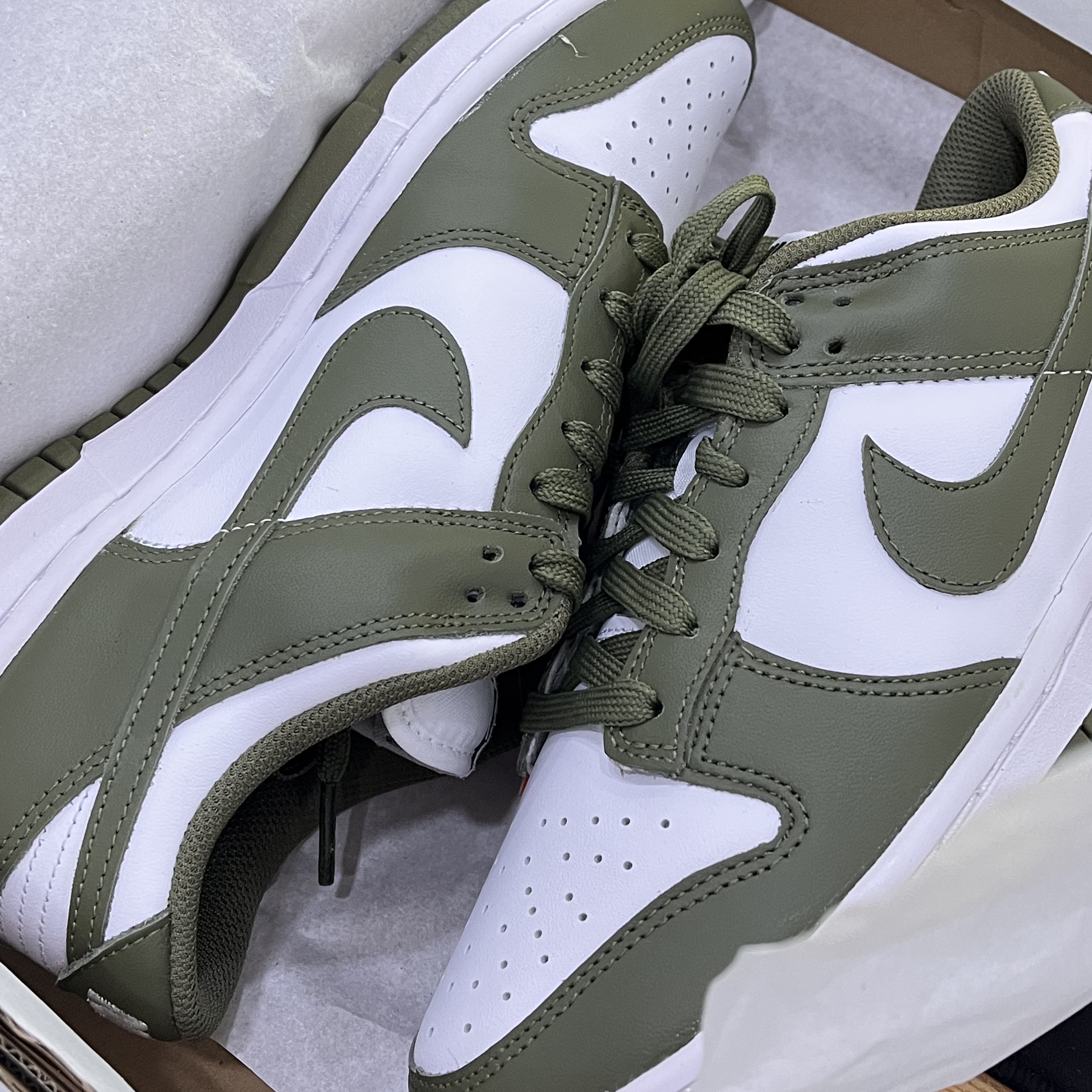 (W) Nike Dunk Low Medium Olive 착용 스타일