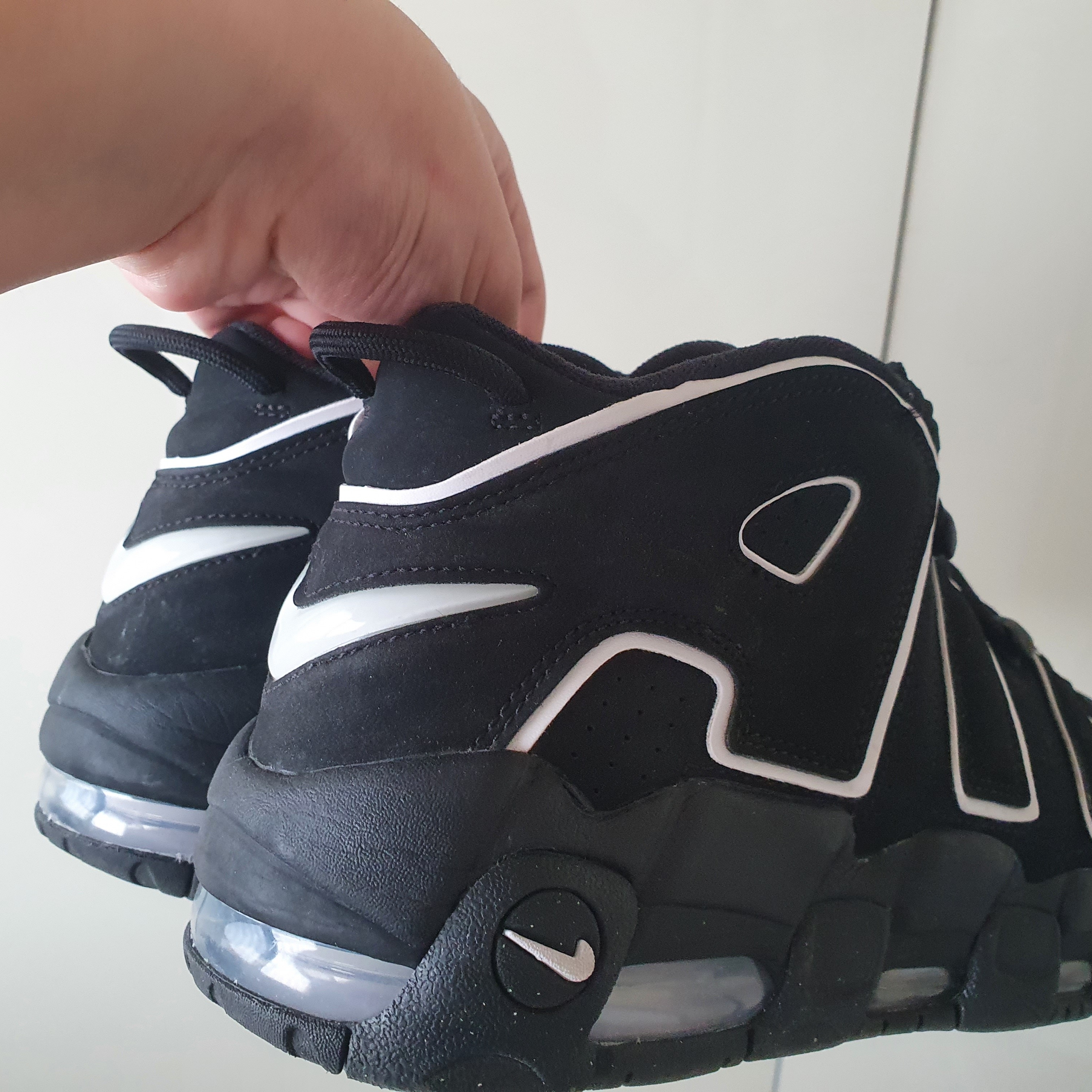 Nike Air More Uptempo Black White 2020 착용 스타일 - 2