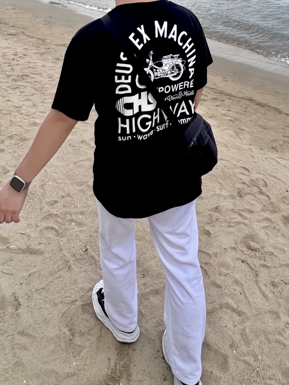 Maison Mihara Yasuhiro Blakey OG Sole Canvas Low-top Sneakers Black, Arc'teryx Mantis 2 Waistpack Black 착용 스타일