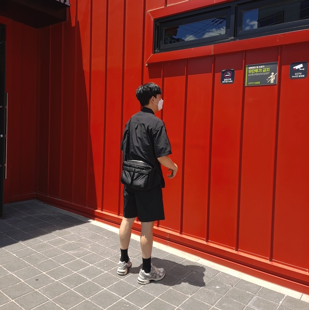 Porter Tanker Shoulder Bag L Black, Asics x I4P Gel-1130 Glacier Grey Mink 착용 스타일