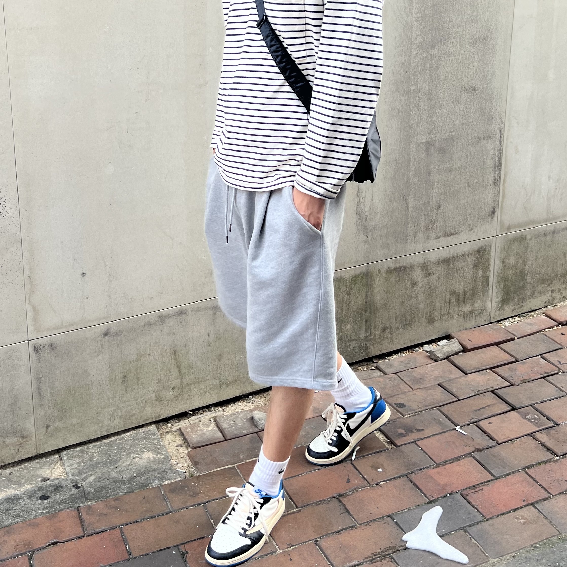Porter Tanker Shoulder Bag S Black, Jordan 1 x Travis Scott x Fragment Retro Low OG SP Military Blue 착용 스타일