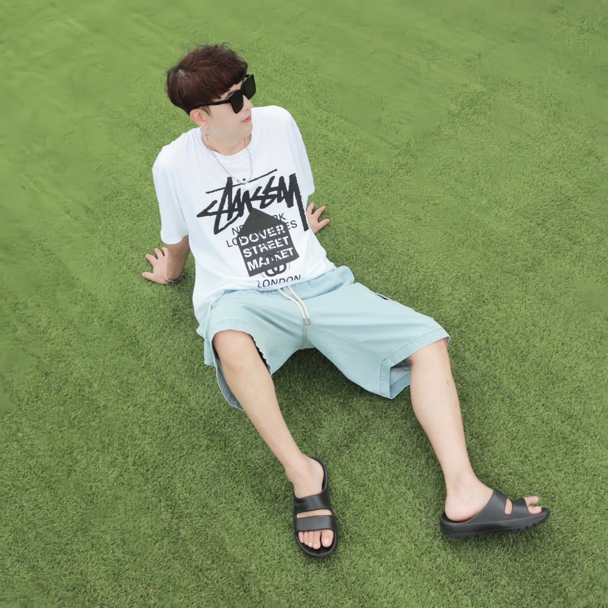Stussy DSM World Tour T-Shirt White 착용 스타일 - 2