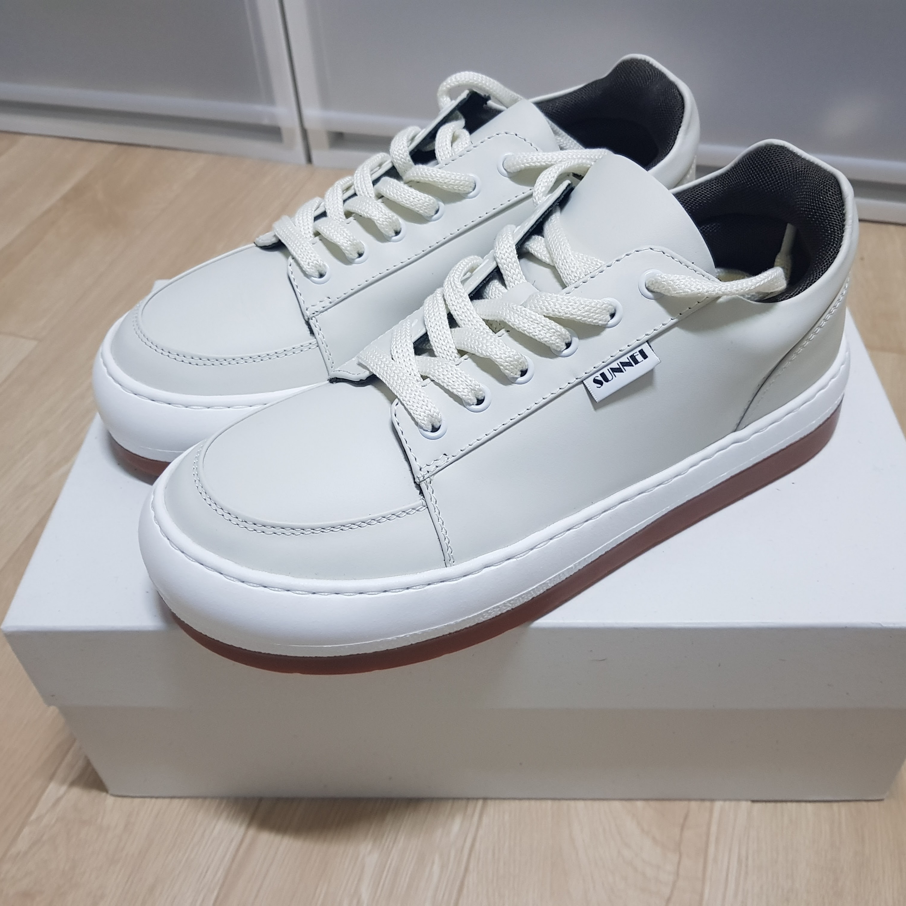 Sunnei Leather Dreamy White 착용 스타일 - 2