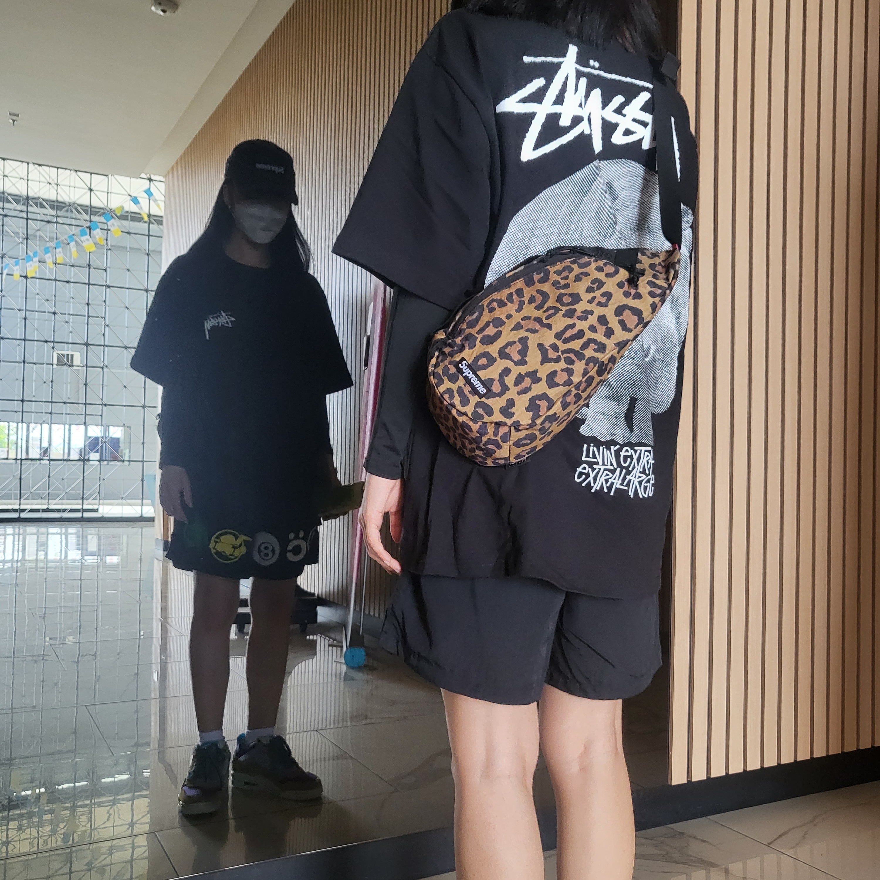 Stussy Livin' Large T-Shirt Black, Jordan 4 x Union Retro SP Desert Moss 착용 스타일 - 2