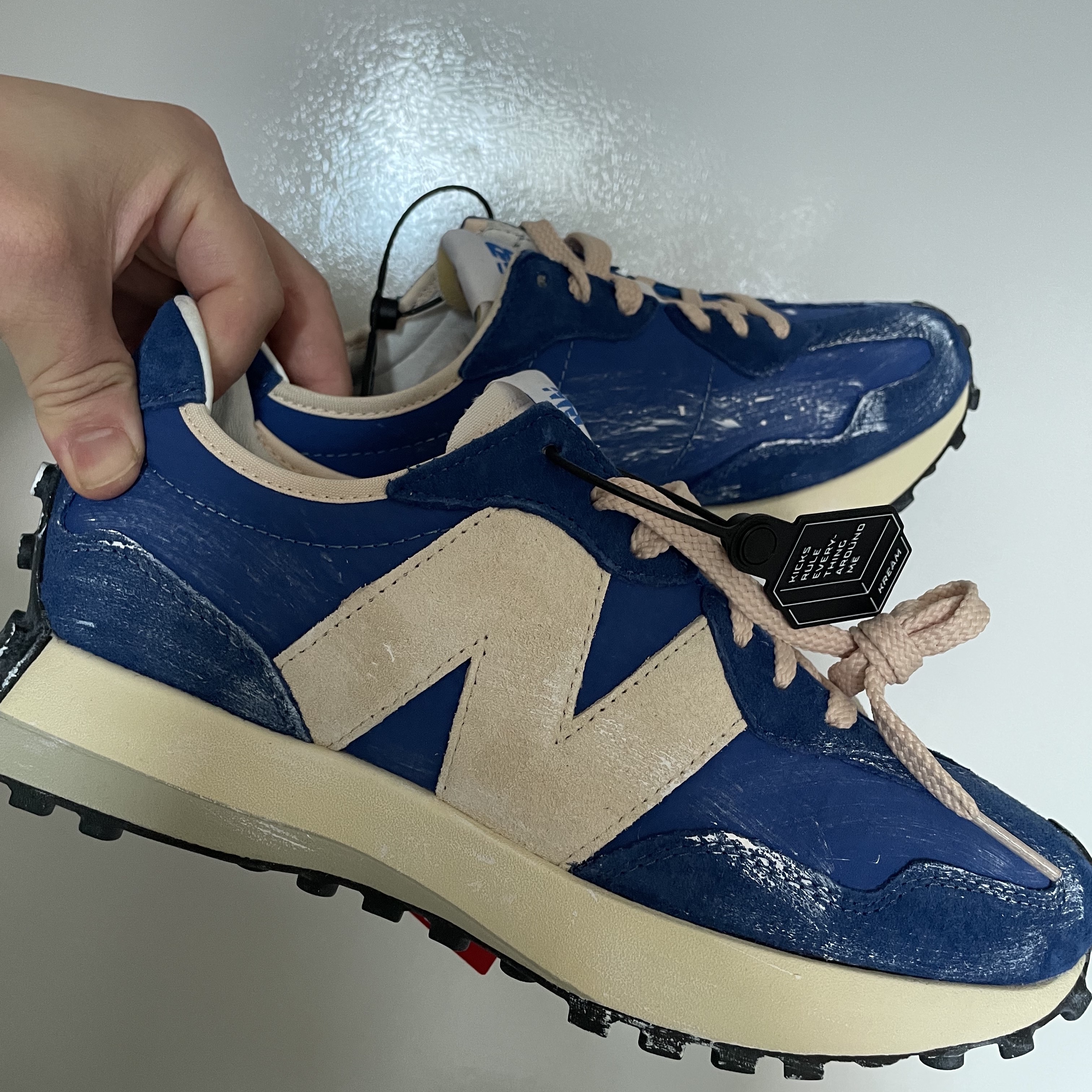 New Balance 327 Vintage Luxe Blue 착용 스타일