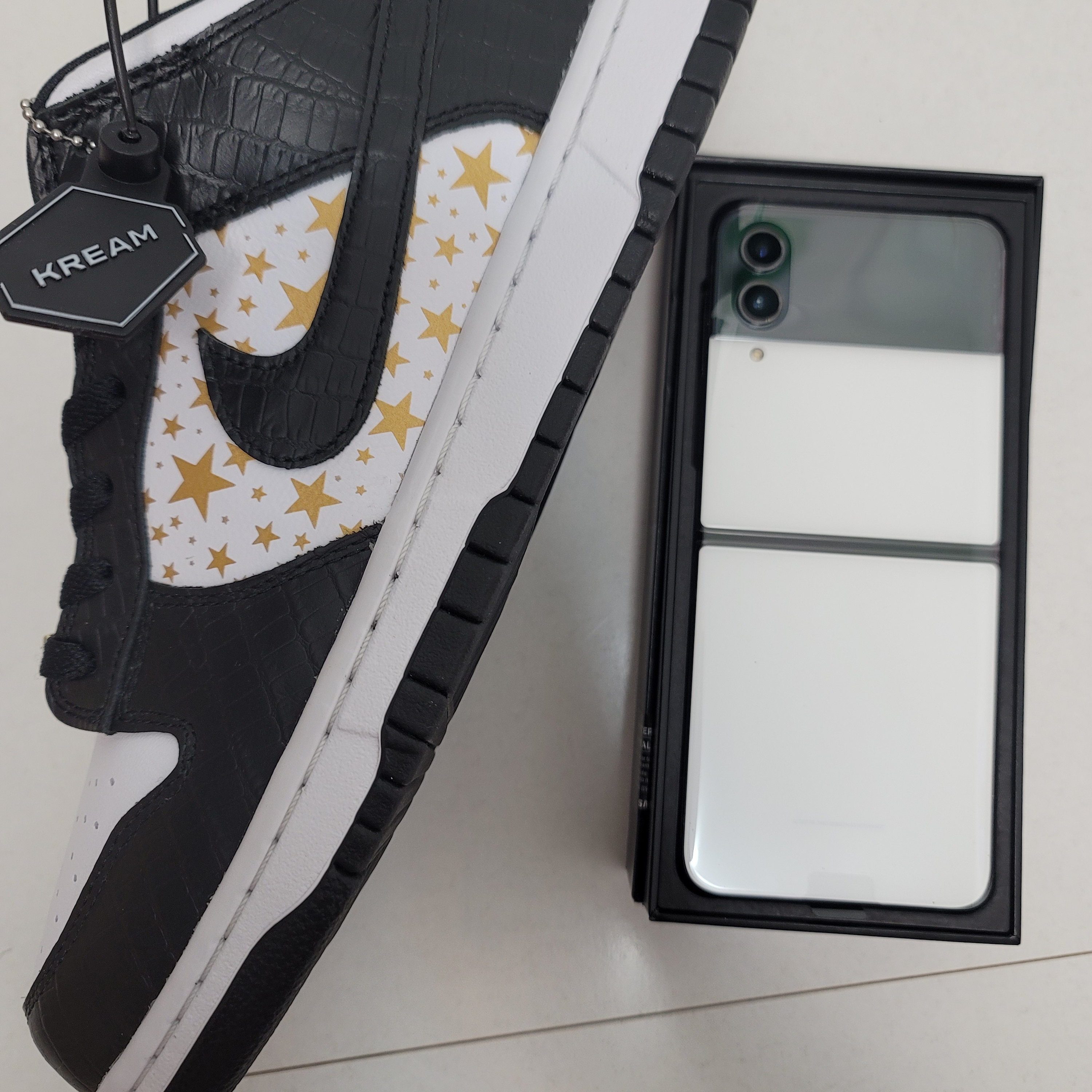 Nike x Supreme SB Dunk Low Black 착용 스타일 - 1